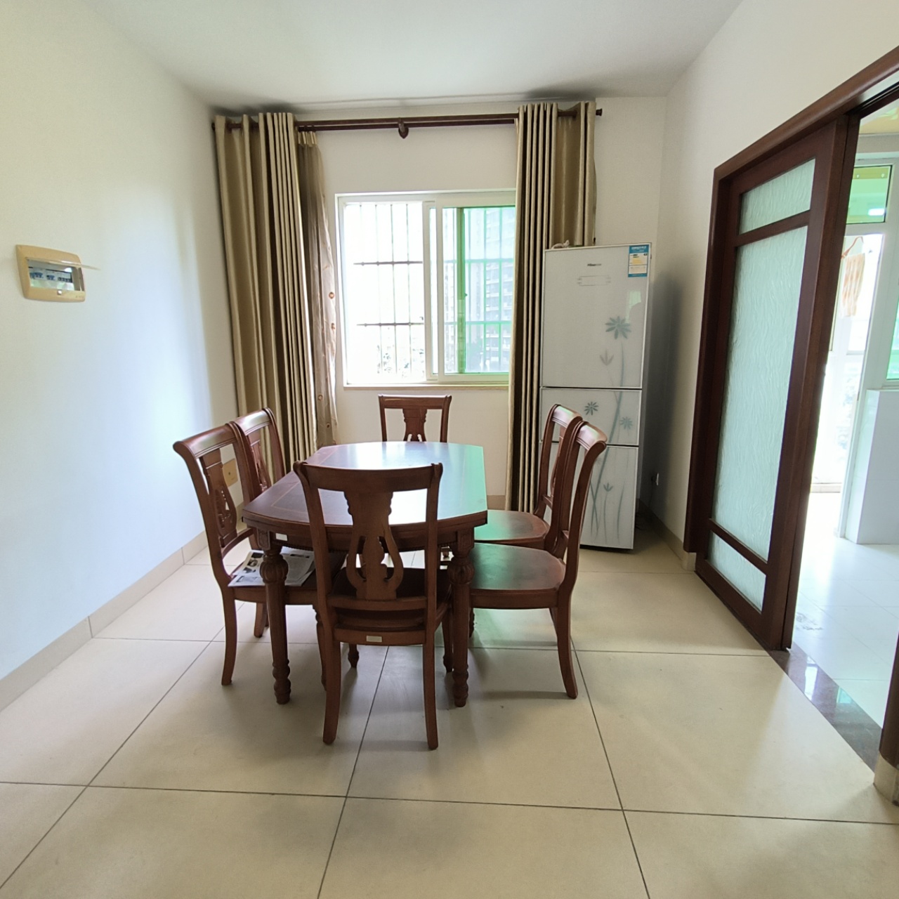 滨江温泉花园 3室2厅2卫 148.0万 滨江温泉花园 3室2厅2卫 148.0万室内图