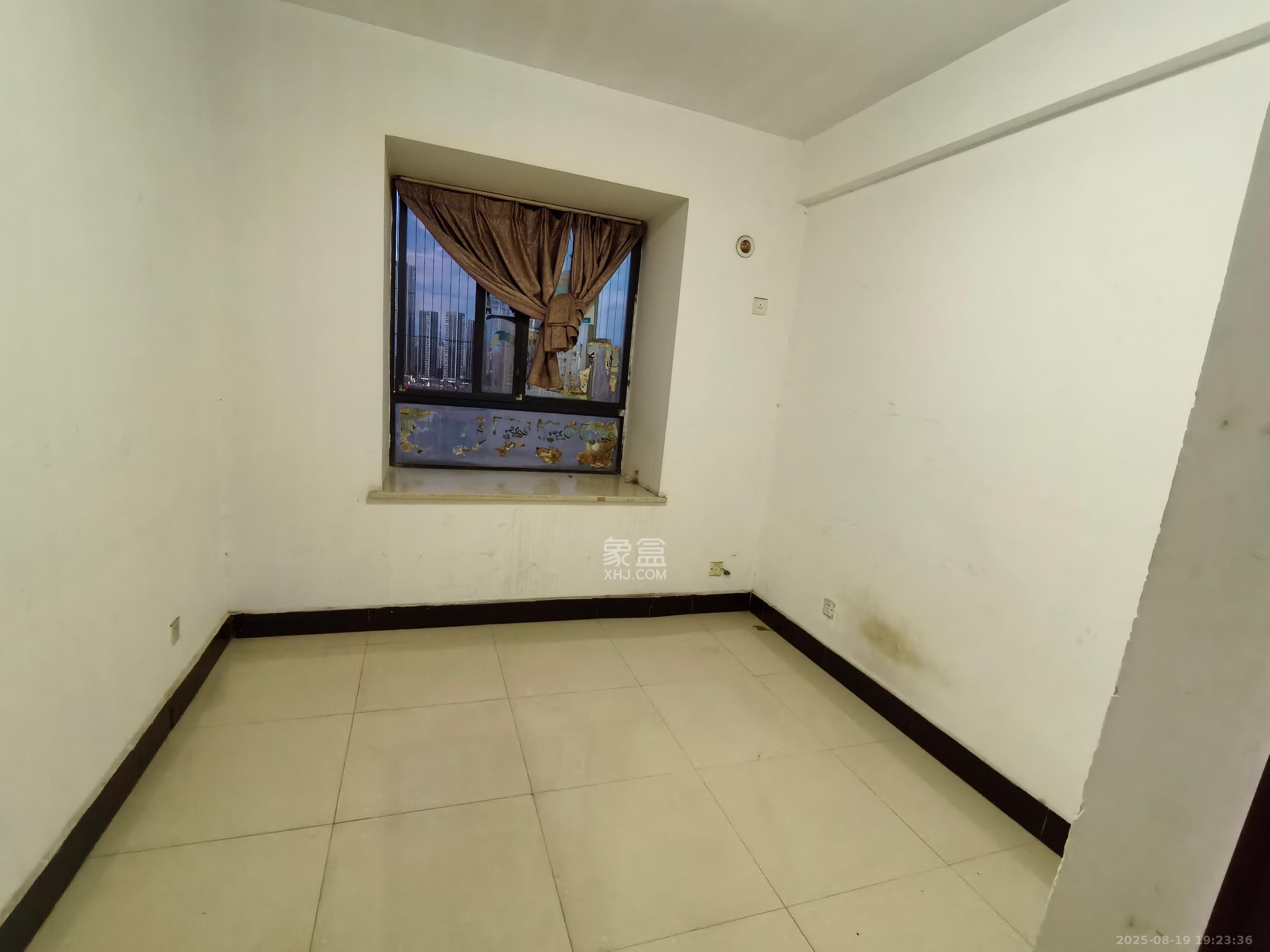 锦湘国际星城三期(锦绣苑) 2室1厅1卫 2000.0元/月 锦湘国际星城三期(锦绣苑) 2室1厅1卫 2000.0元/月室内图