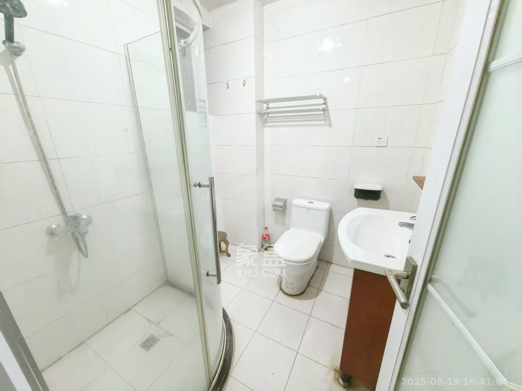 城市山水豪园(山水城市风景) 3室2厅1卫 2500.0元/月 城市山水豪园(山水城市风景) 3室2厅1卫 2500.0元/月室内图