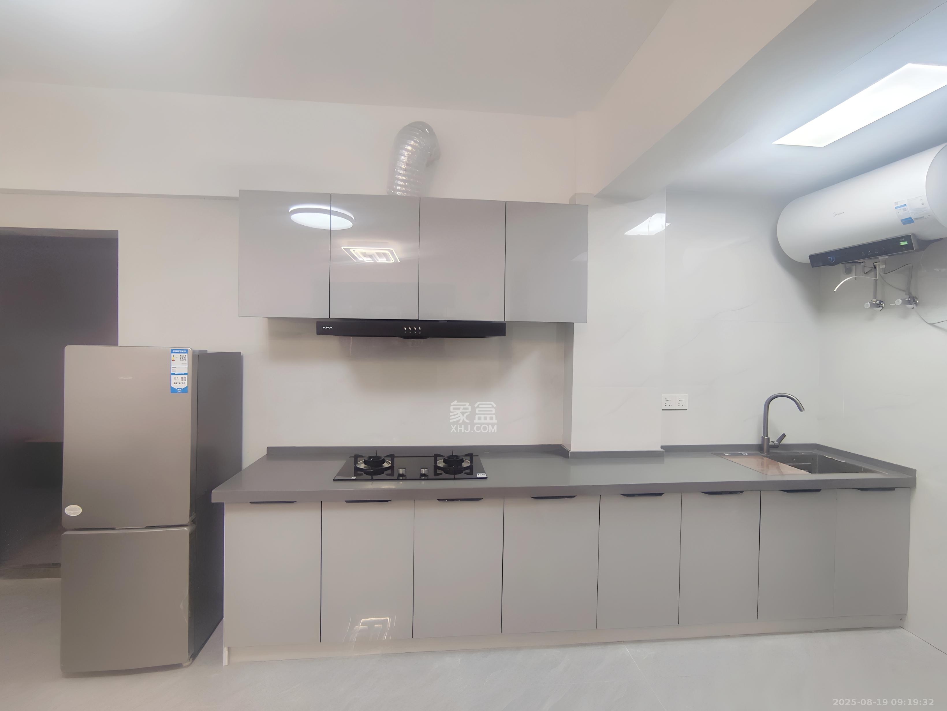 高桥家电百货城 1室1厅1卫 1600.0元/月 高桥家电百货城 1室1厅1卫 1600.0元/月室内图