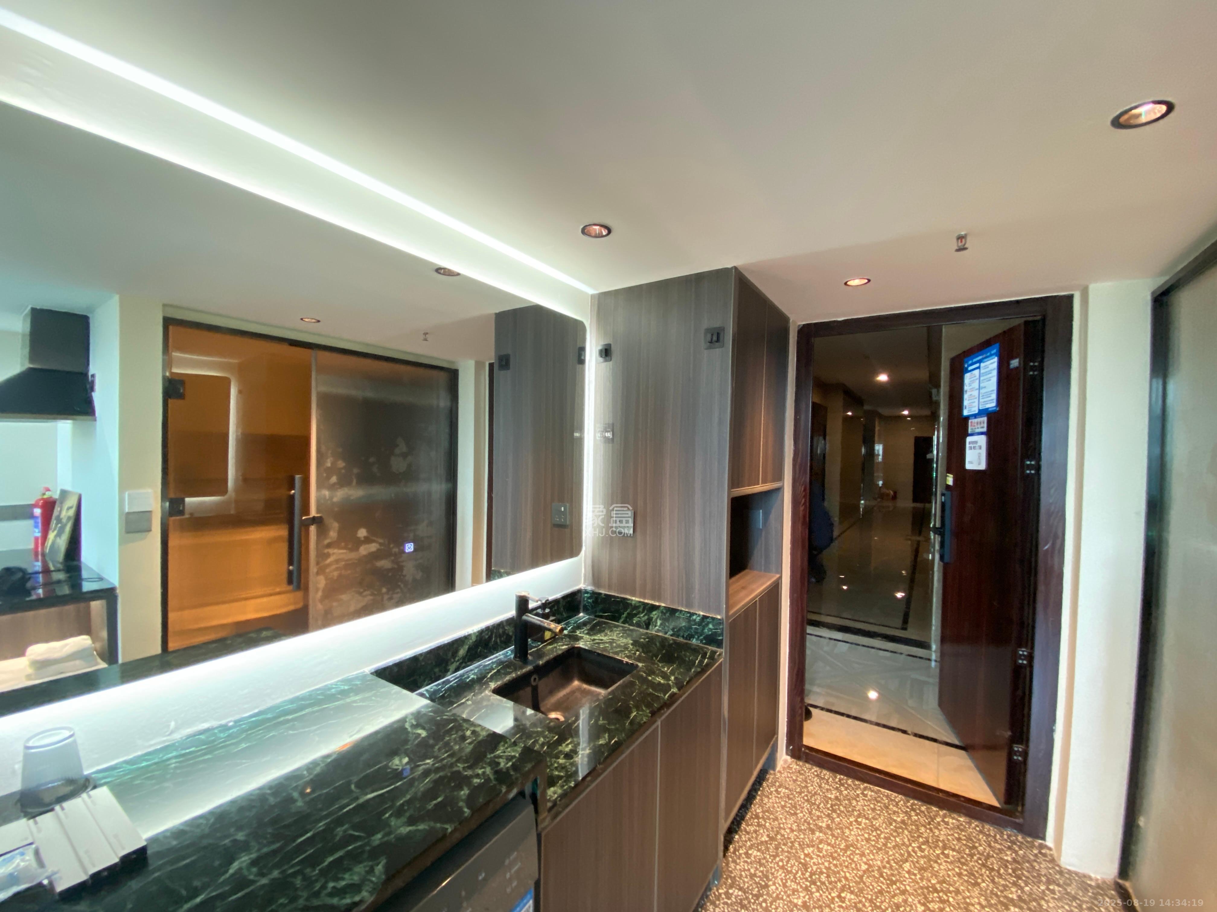 东盈商业广场(华泉城市广场) 1室1厅1卫 2300.0元/月 东盈商业广场(华泉城市广场) 1室1厅1卫 2300.0元/月室内图