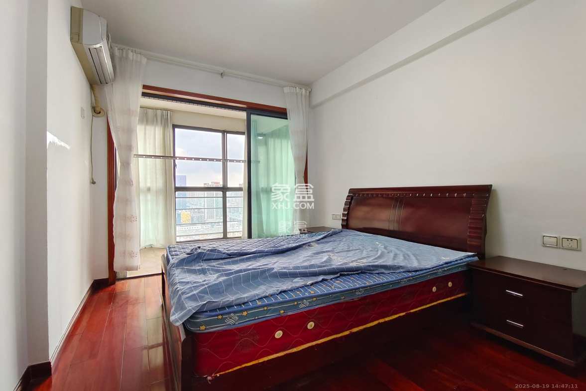 银港水晶城 3室2厅2卫 2800.0元/月 银港水晶城 3室2厅2卫 2800.0元/月室内图