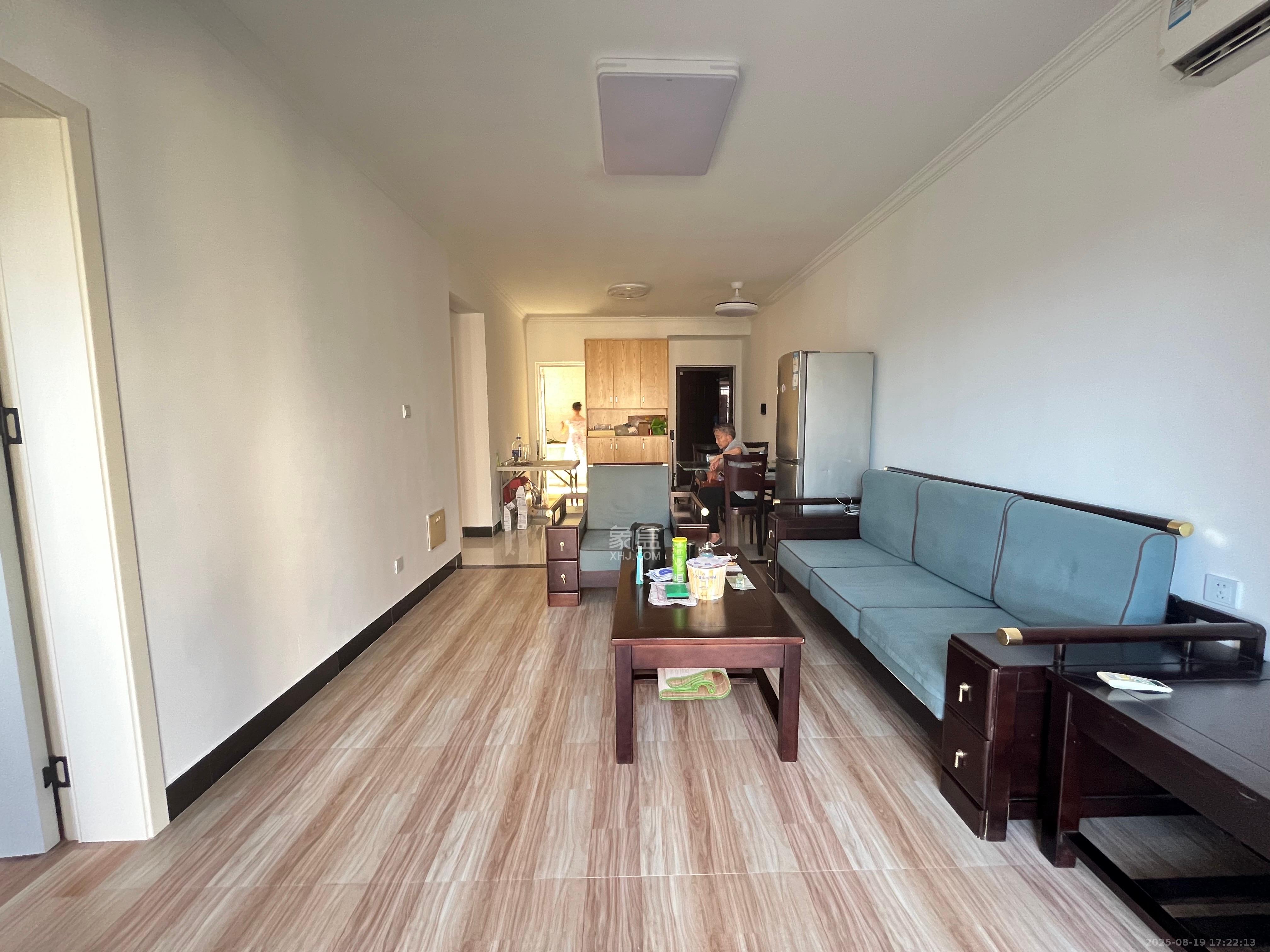 和泓梅溪四季 4室2厅1卫 2200.0元/月 和泓梅溪四季 4室2厅1卫 2200.0元/月室内图