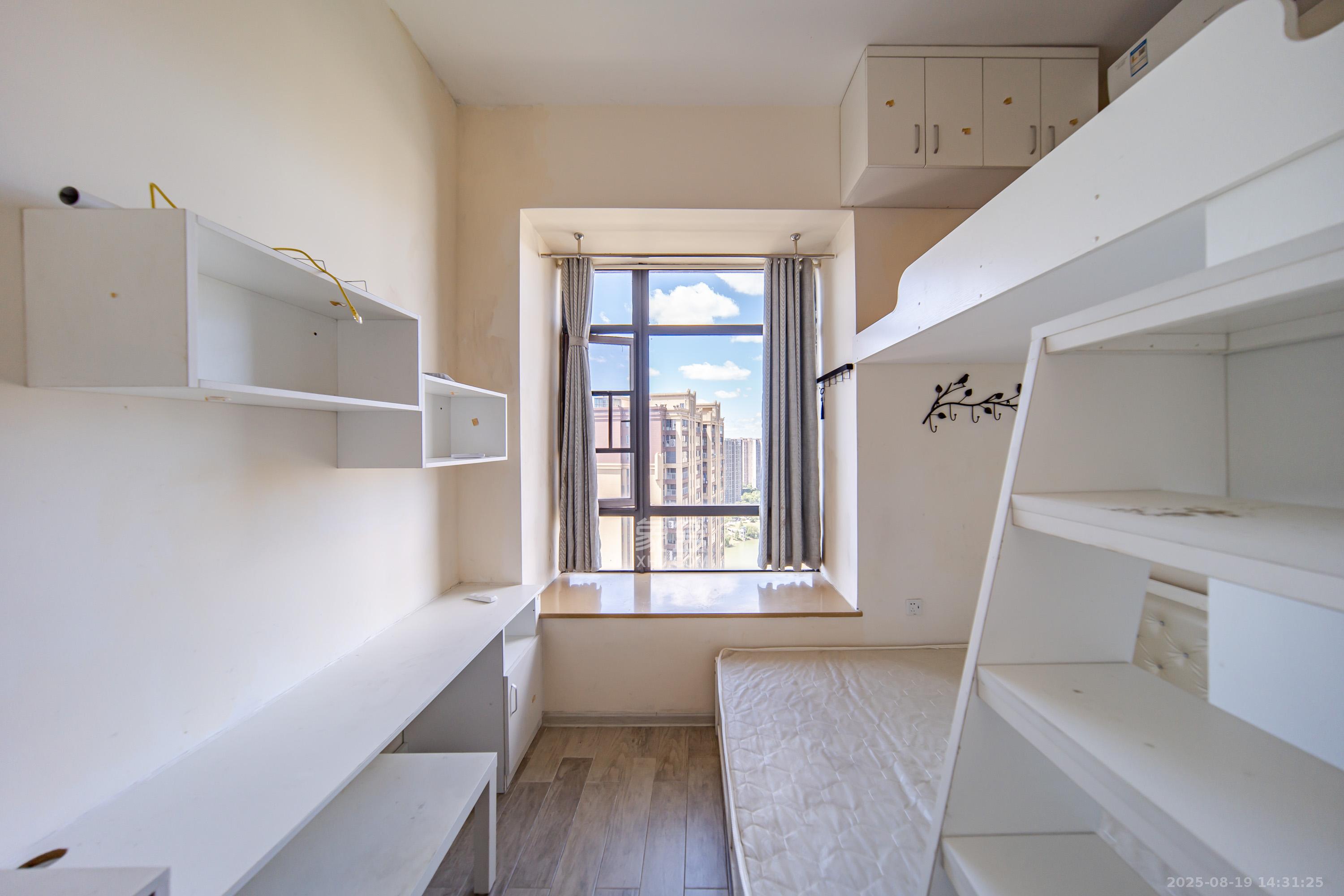 兰亭湾畔  1室1厅1卫    13.0万 兰亭湾畔  1室1厅1卫    13.0万