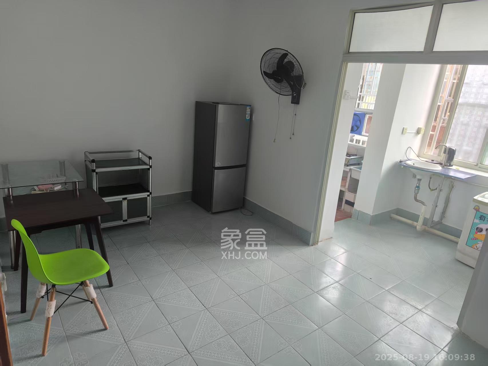 高正街散盘  2室1厅1卫    1400.0元/月 高正街散盘  2室1厅1卫    1400.0元/月室内图