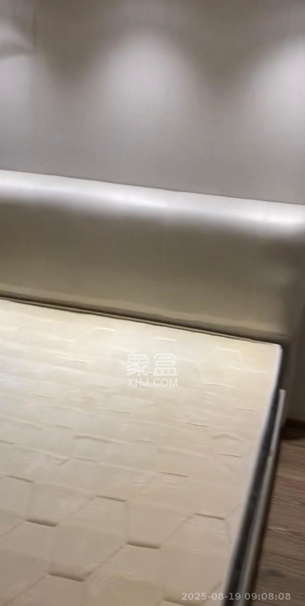 华远海蓝郡  3室2厅1卫    1800.0元/月室内图