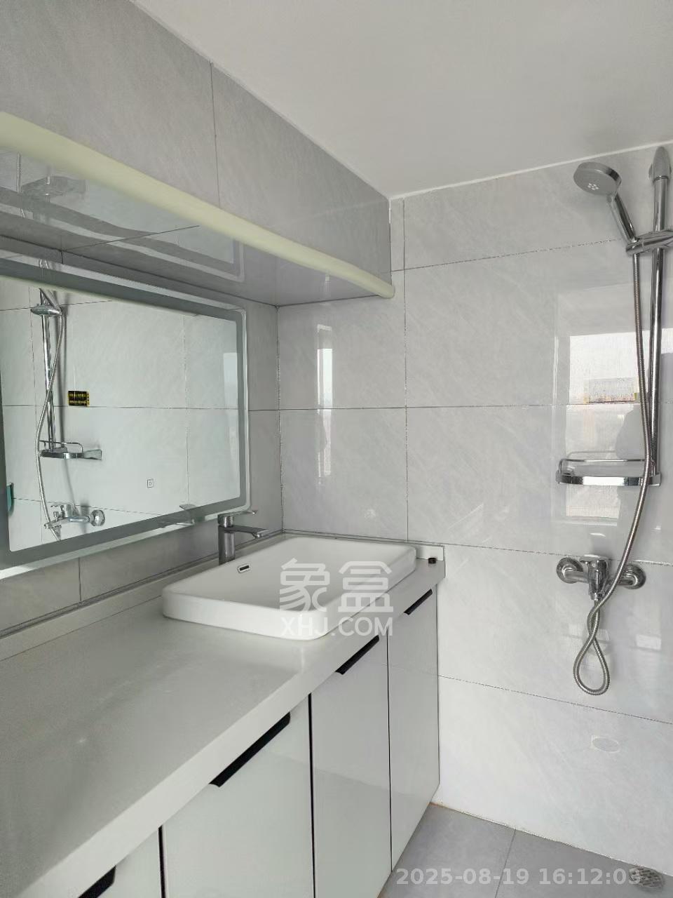 保利天禧EF区 1室1厅1卫 1900.0元/月 保利天禧EF区 1室1厅1卫 1900.0元/月室内图