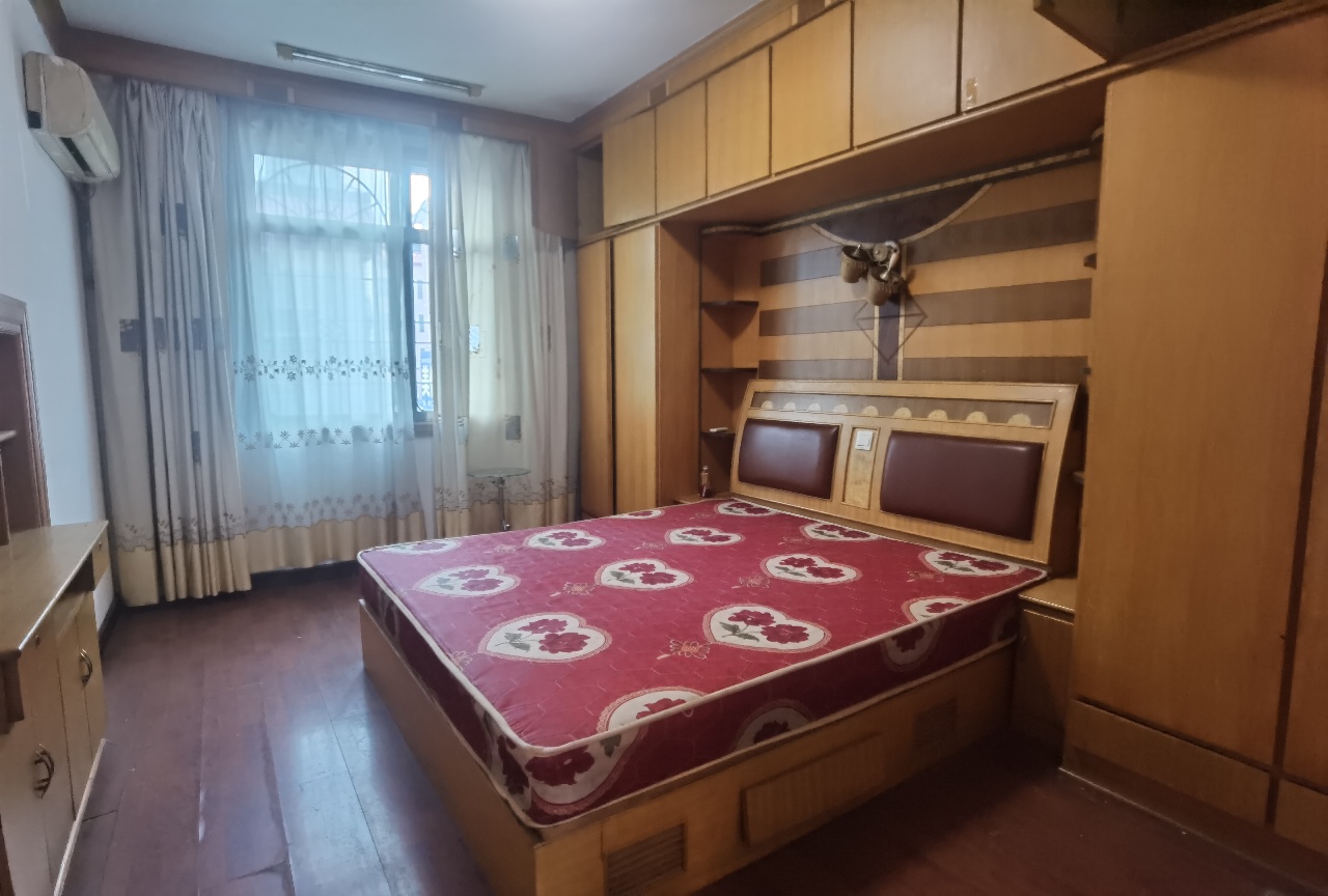 粮运建材市场  3室2厅2卫    800.0元/月室内图