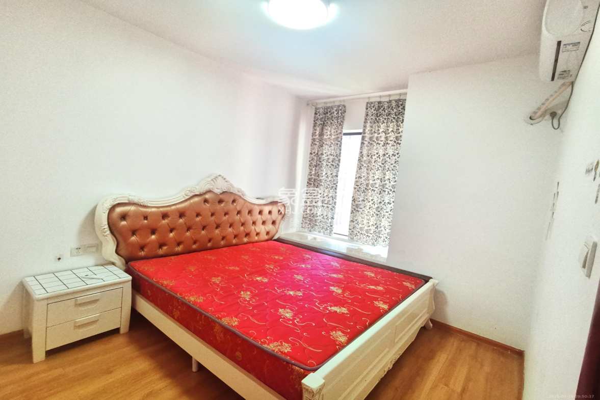 三一街区  3室2厅1卫    1600.0元/月 三一街区  3室2厅1卫    1600.0元/月室内图