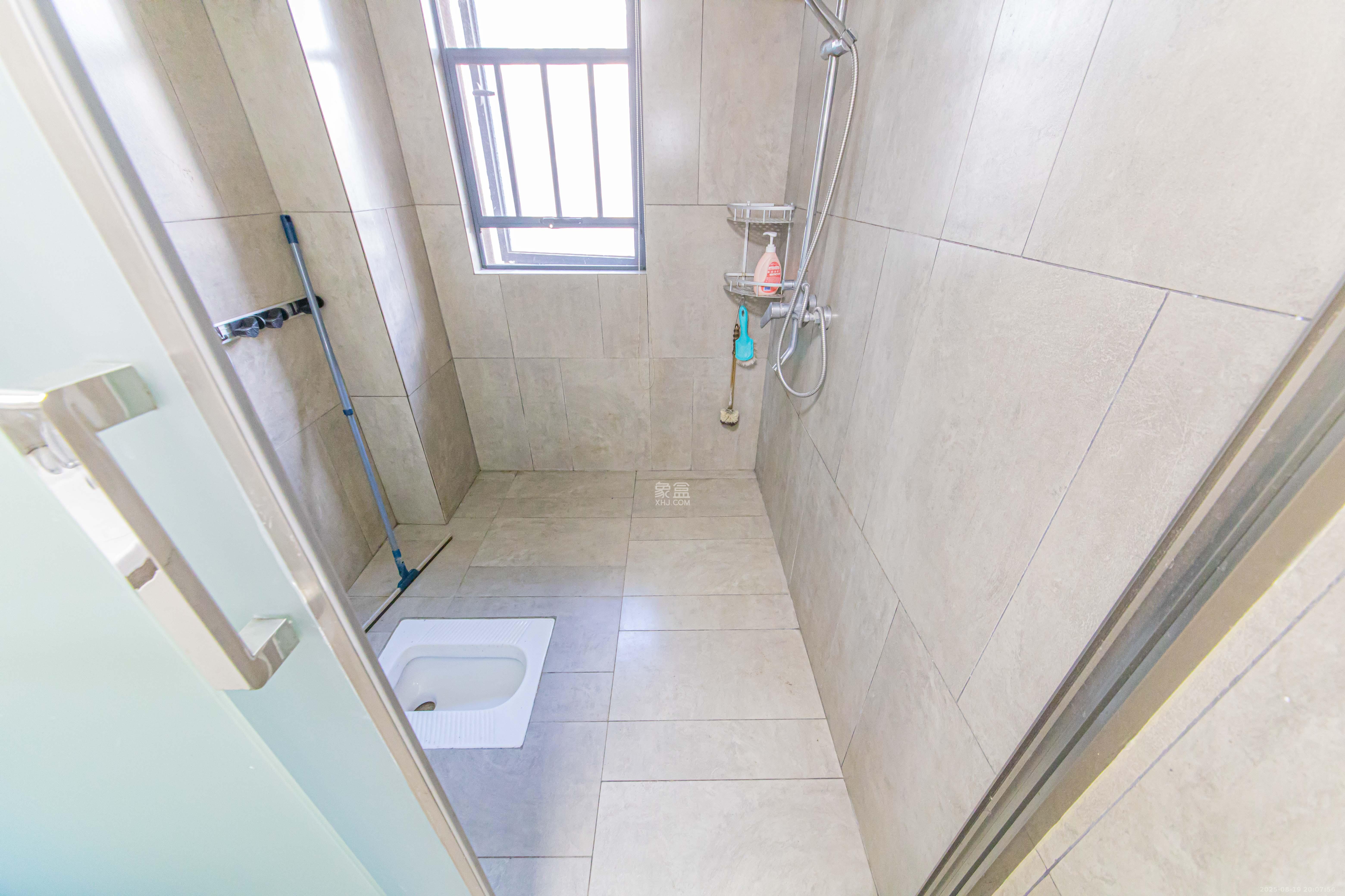 中建芙蓉嘉苑 3室2厅2卫 129.0万 中建芙蓉嘉苑 3室2厅2卫 129.0万卫生间