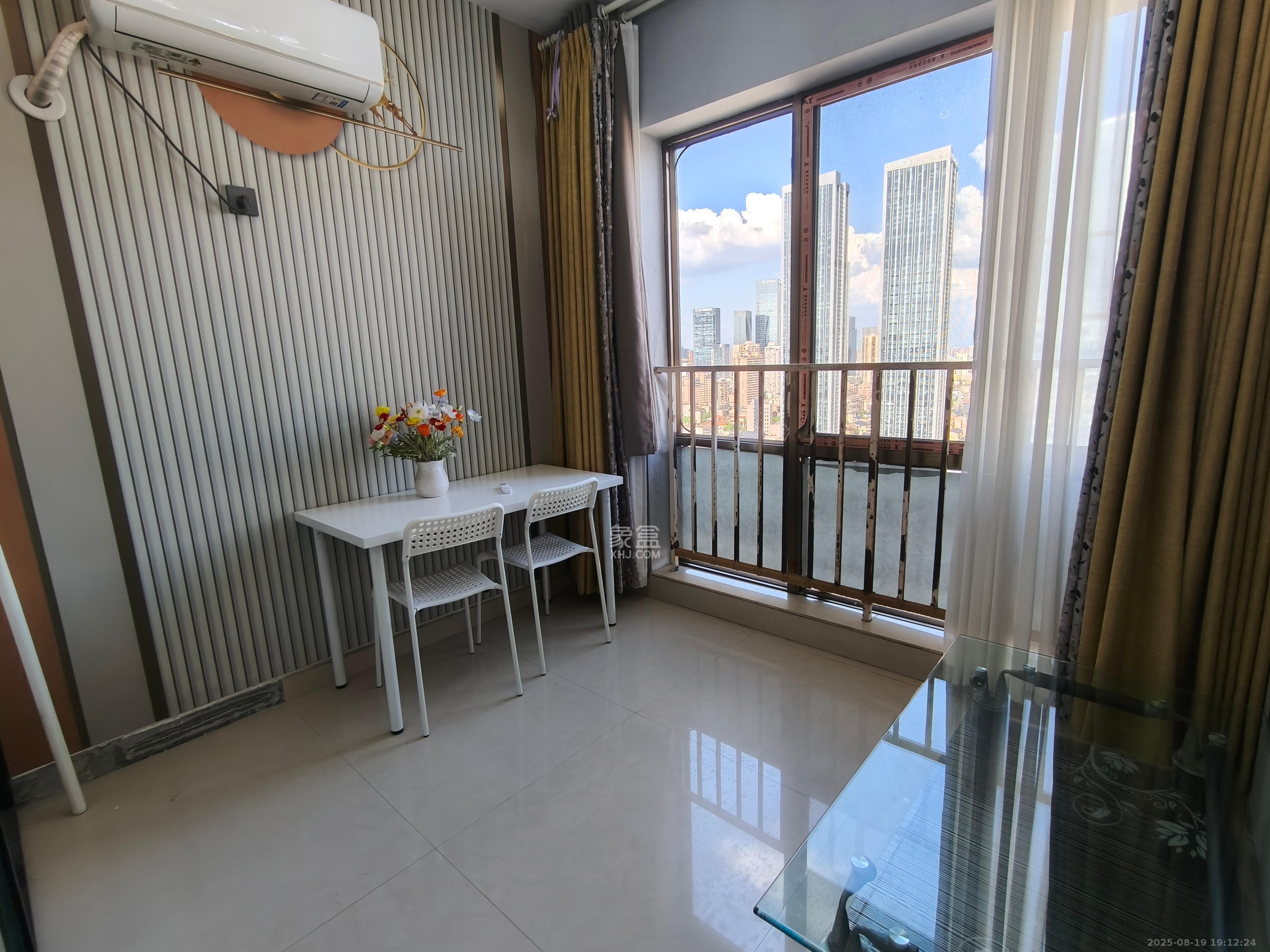 欧陆经典 1室2厅1卫 2580.0元/月 欧陆经典 1室2厅1卫 2580.0元/月室内图