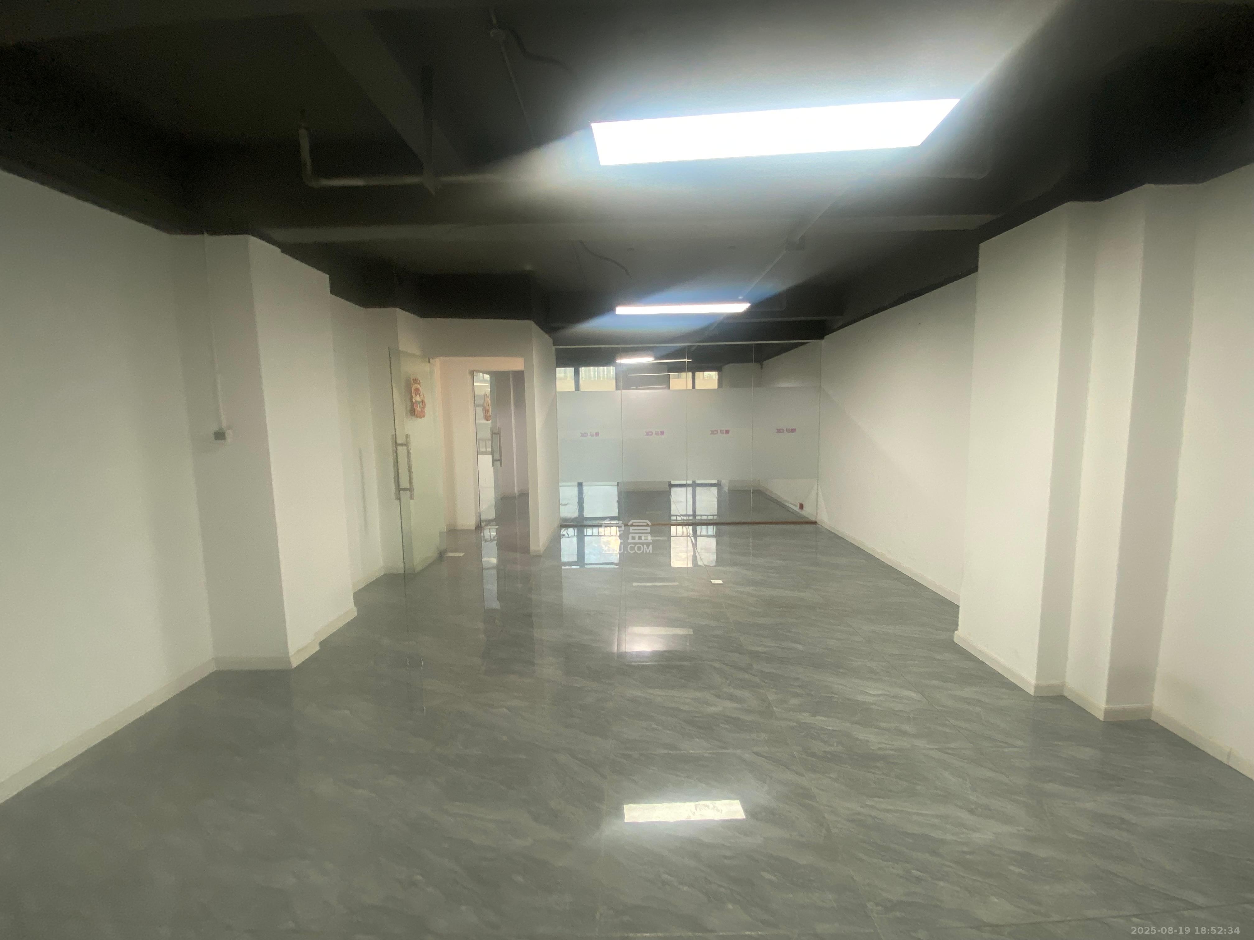 蓝湾国际广场  1室0厅0卫    9000.0元/月室内图