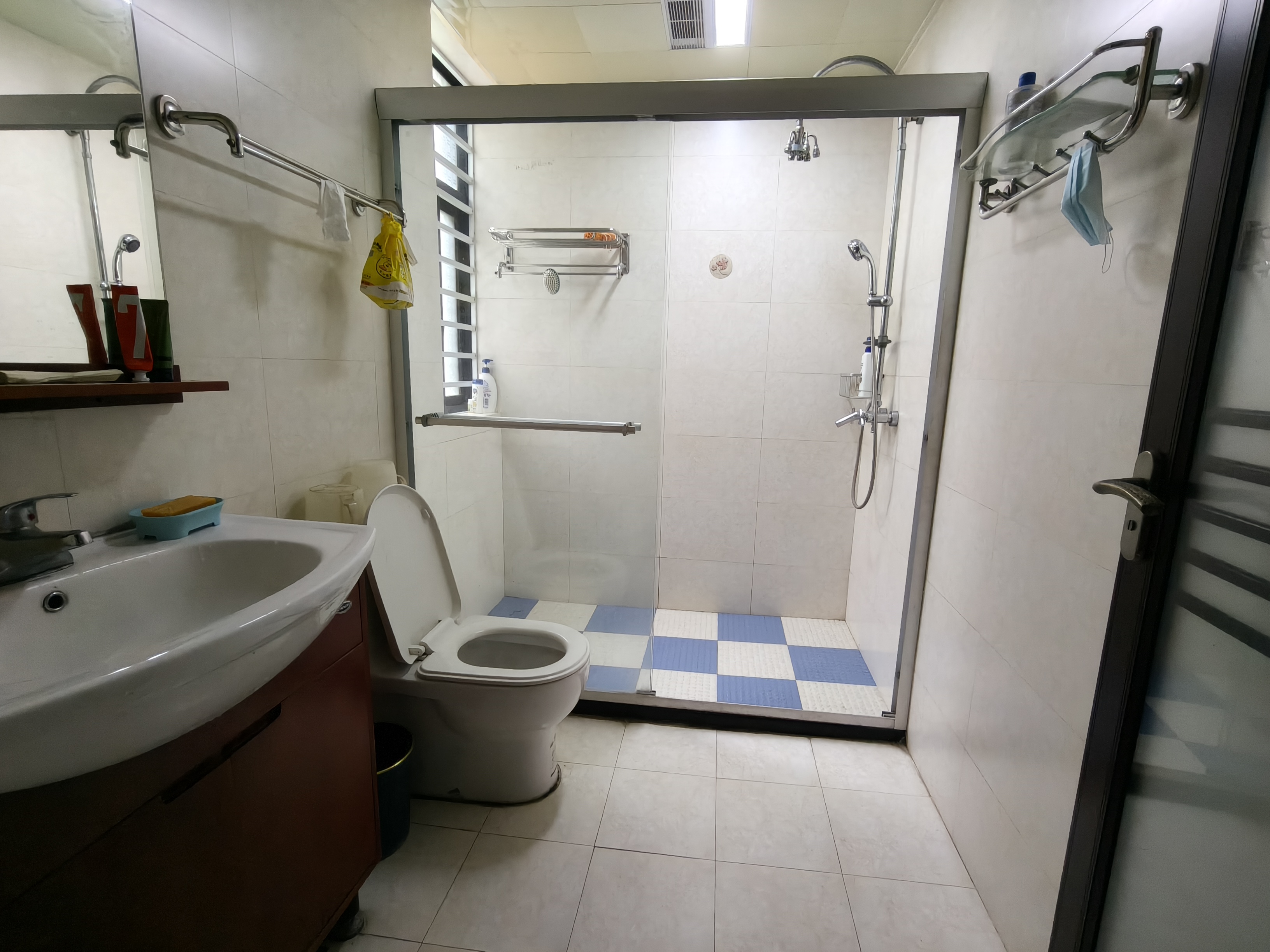 上城世家 4室2厅2卫 1800.0元/月 上城世家 4室2厅2卫 1800.0元/月室内图