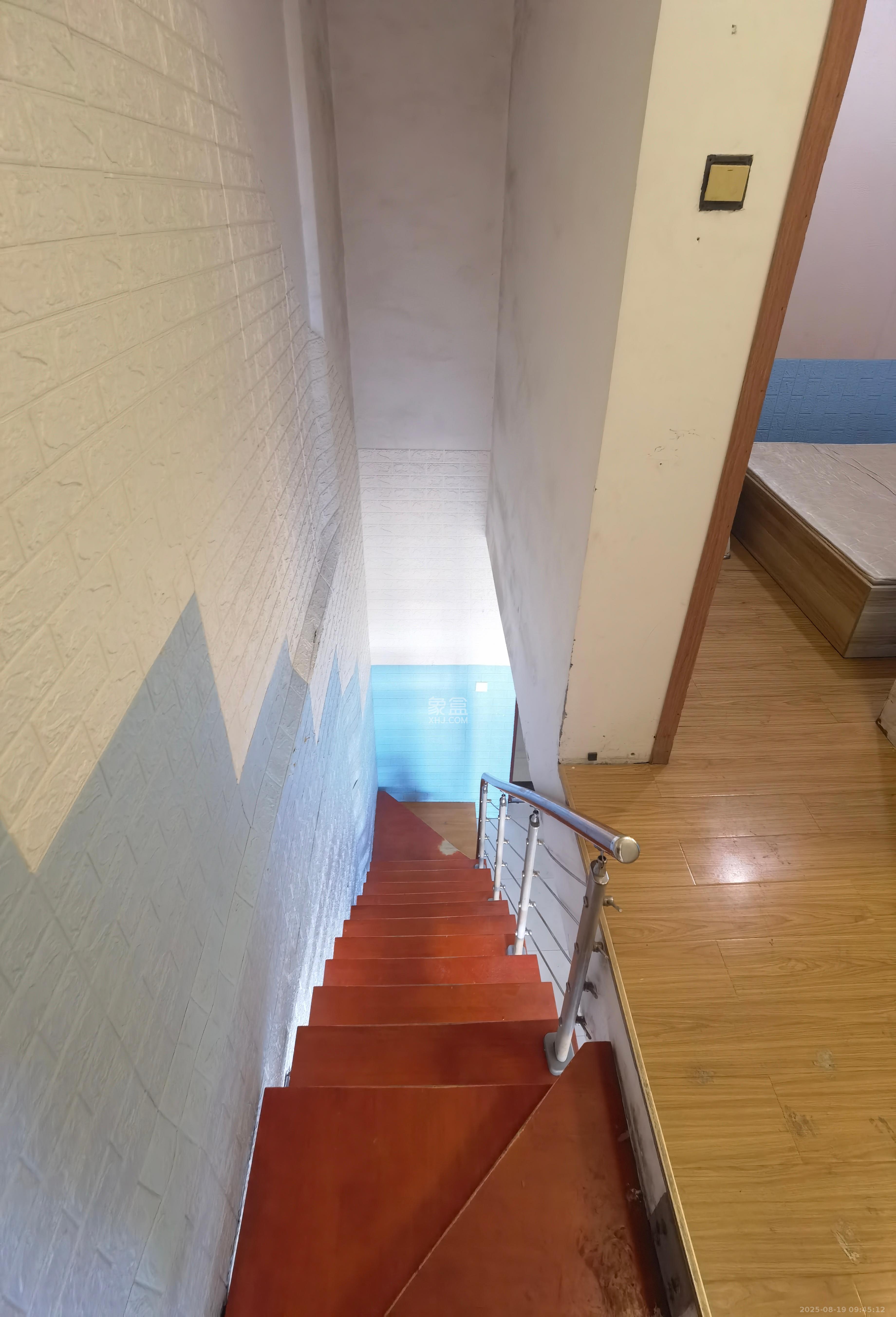 勤诚达新界  2室1厅1卫    1500.0元/月 勤诚达新界  2室1厅1卫    1500.0元/月室内图