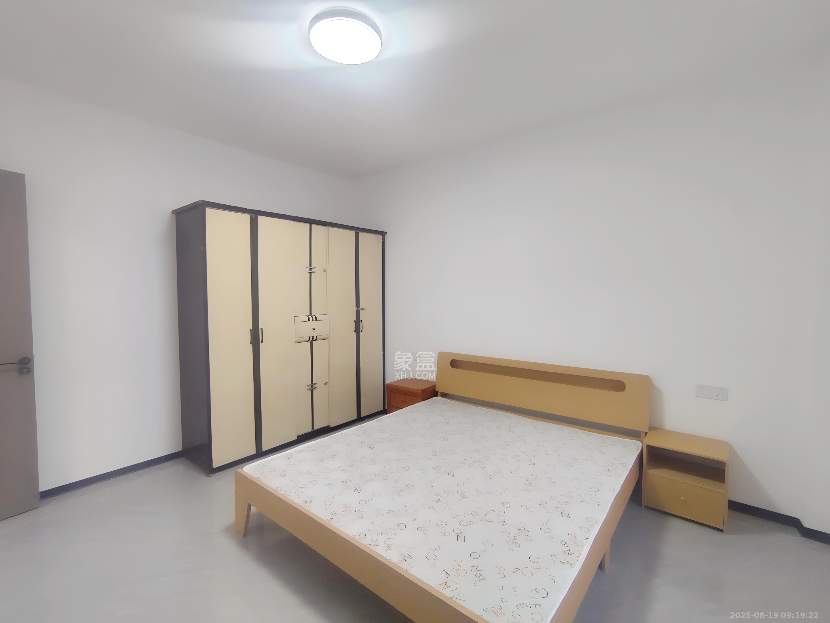 高桥家电百货城 1室1厅1卫 1600.0元/月 高桥家电百货城 1室1厅1卫 1600.0元/月室内图