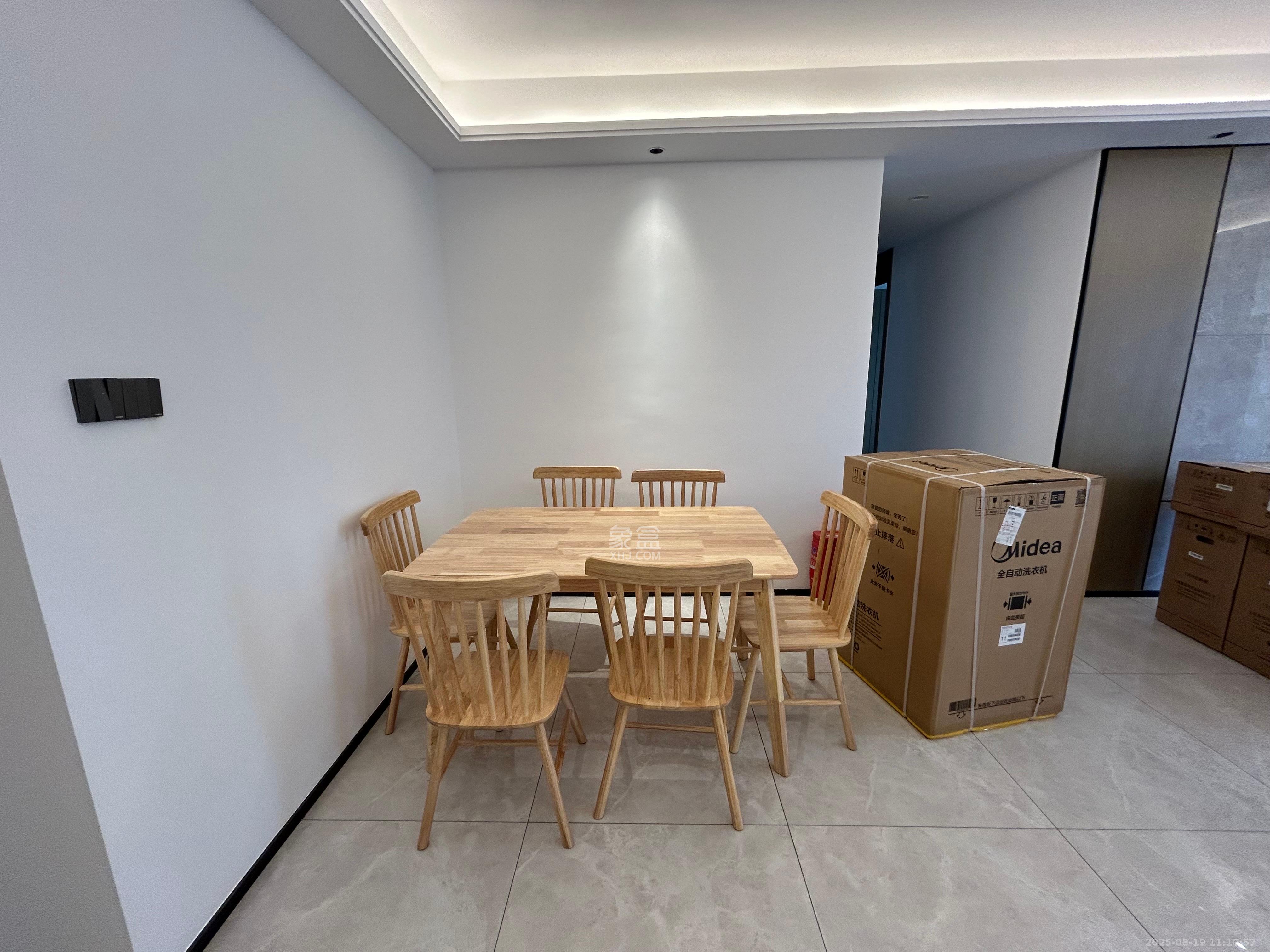 长房悦香山  3室2厅2卫   3300.00元/月室内图