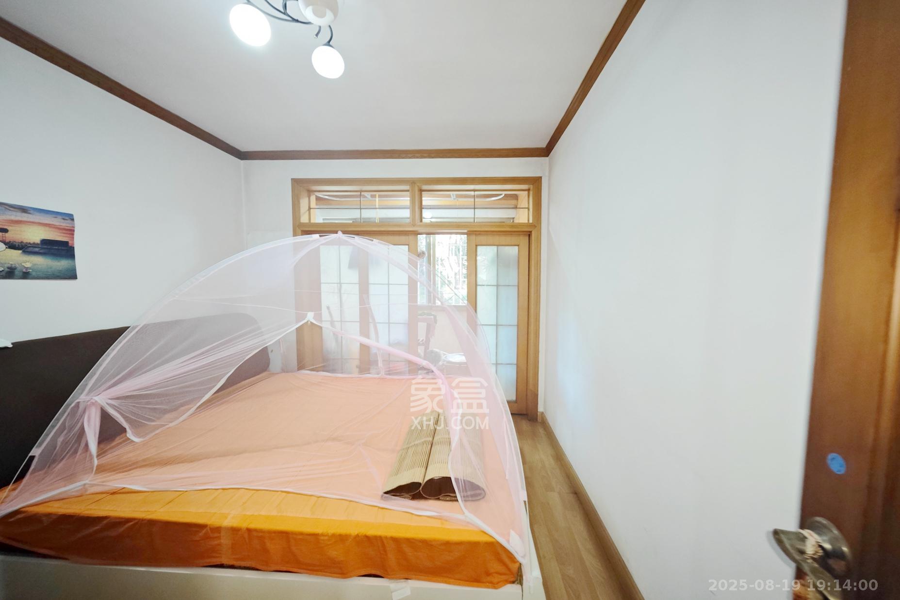 石长铁路宿舍 3室2厅2卫 80.0万 石长铁路宿舍 3室2厅2卫 80.0万卧室