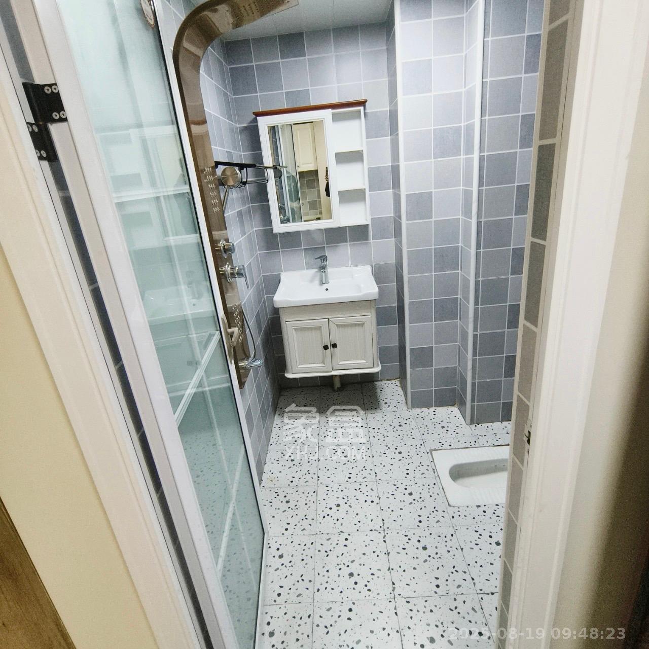 五峰国际  1室1厅1卫    1500.0元/月室内图