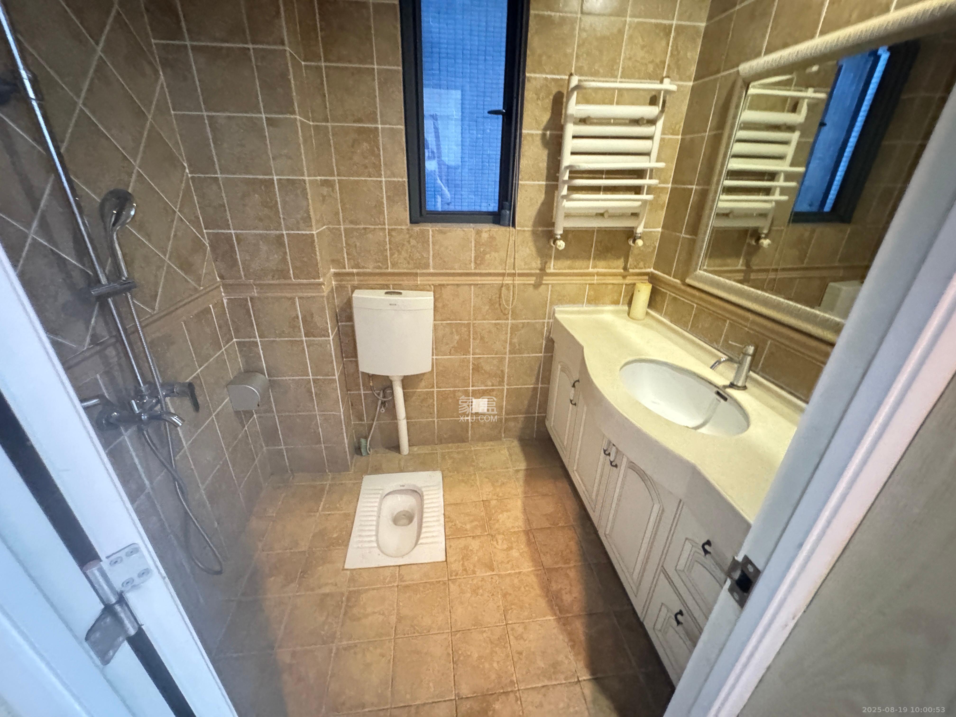 西山汇景一、二期 4室3厅3卫 8500.0元/月 西山汇景一、二期 4室3厅3卫 8500.0元/月室内图