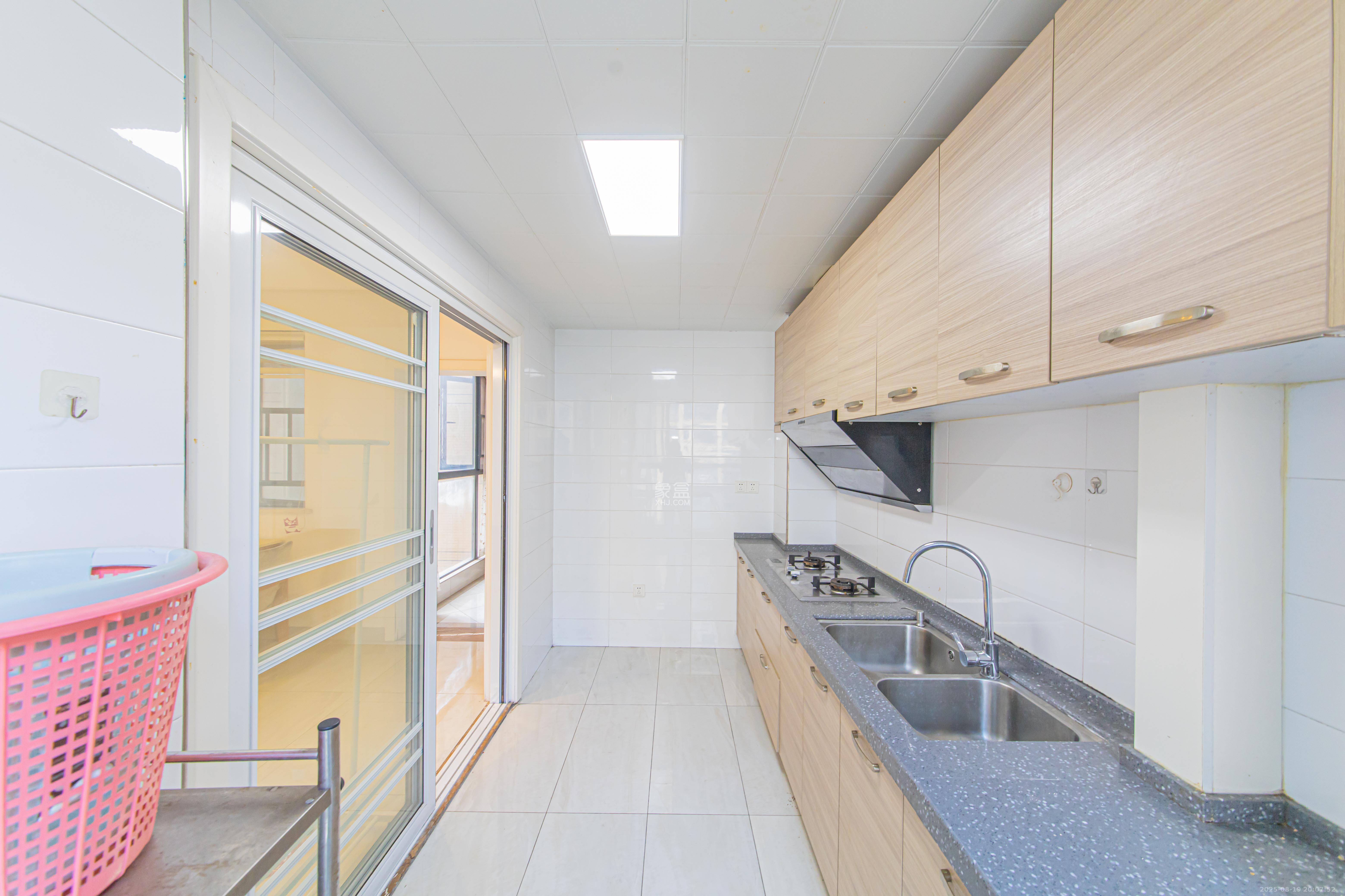 中建芙蓉嘉苑 3室2厅2卫 129.0万 中建芙蓉嘉苑 3室2厅2卫 129.0万厨房