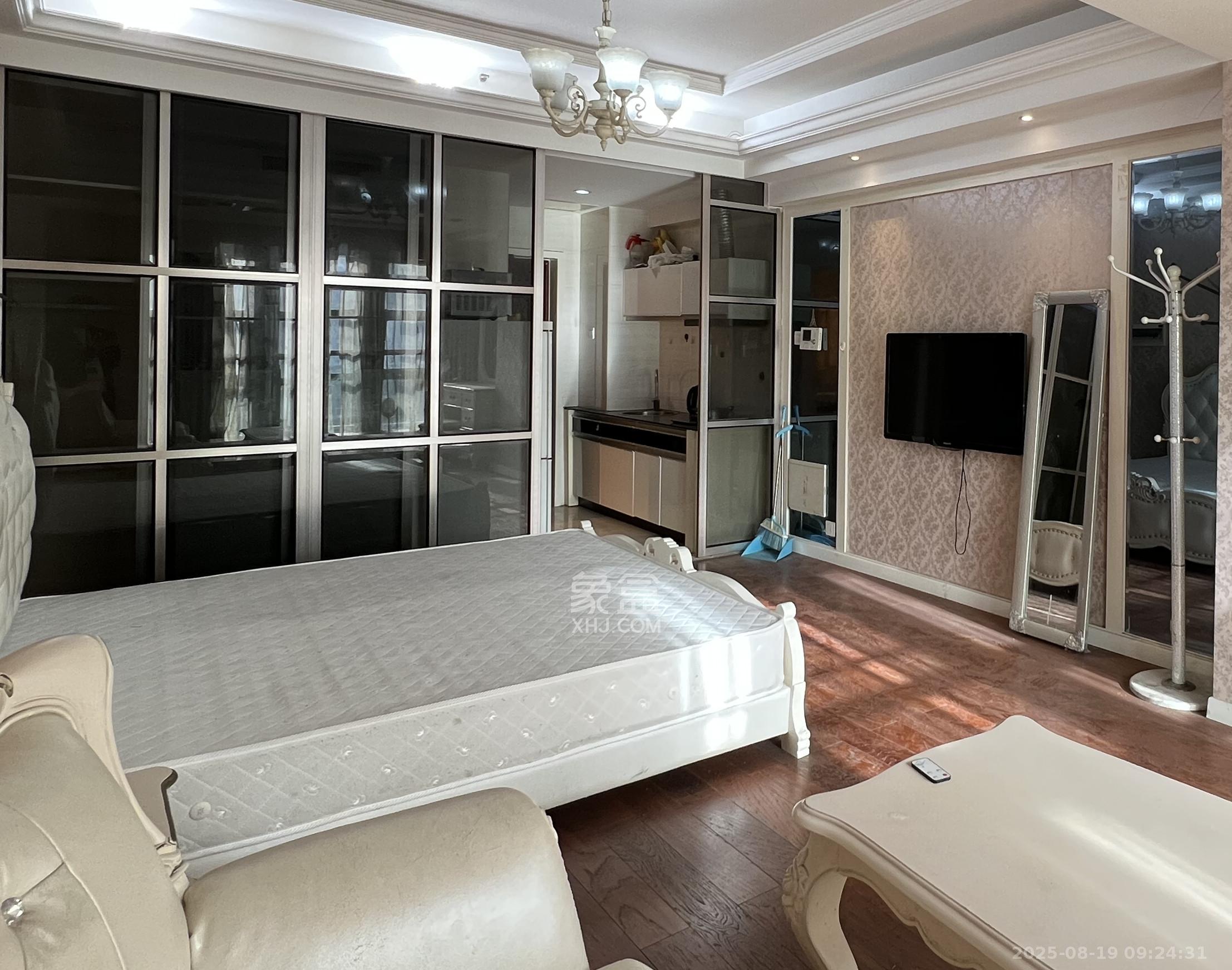 壹号公馆  1室1厅1卫    2600.0元/月 壹号公馆  1室1厅1卫    2600.0元/月室内图1