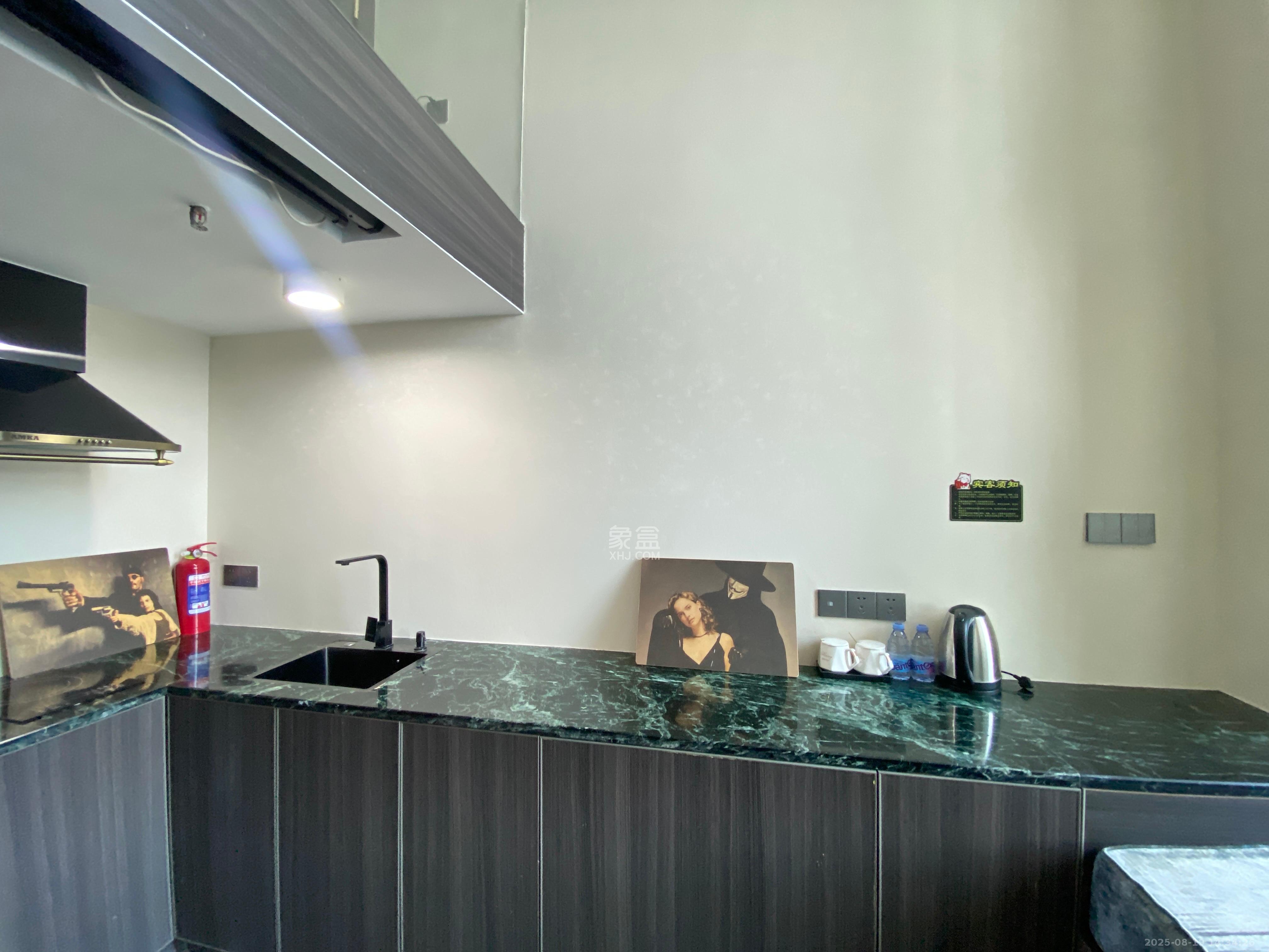 东盈商业广场(华泉城市广场) 1室1厅1卫 2300.0元/月 东盈商业广场(华泉城市广场) 1室1厅1卫 2300.0元/月室内图