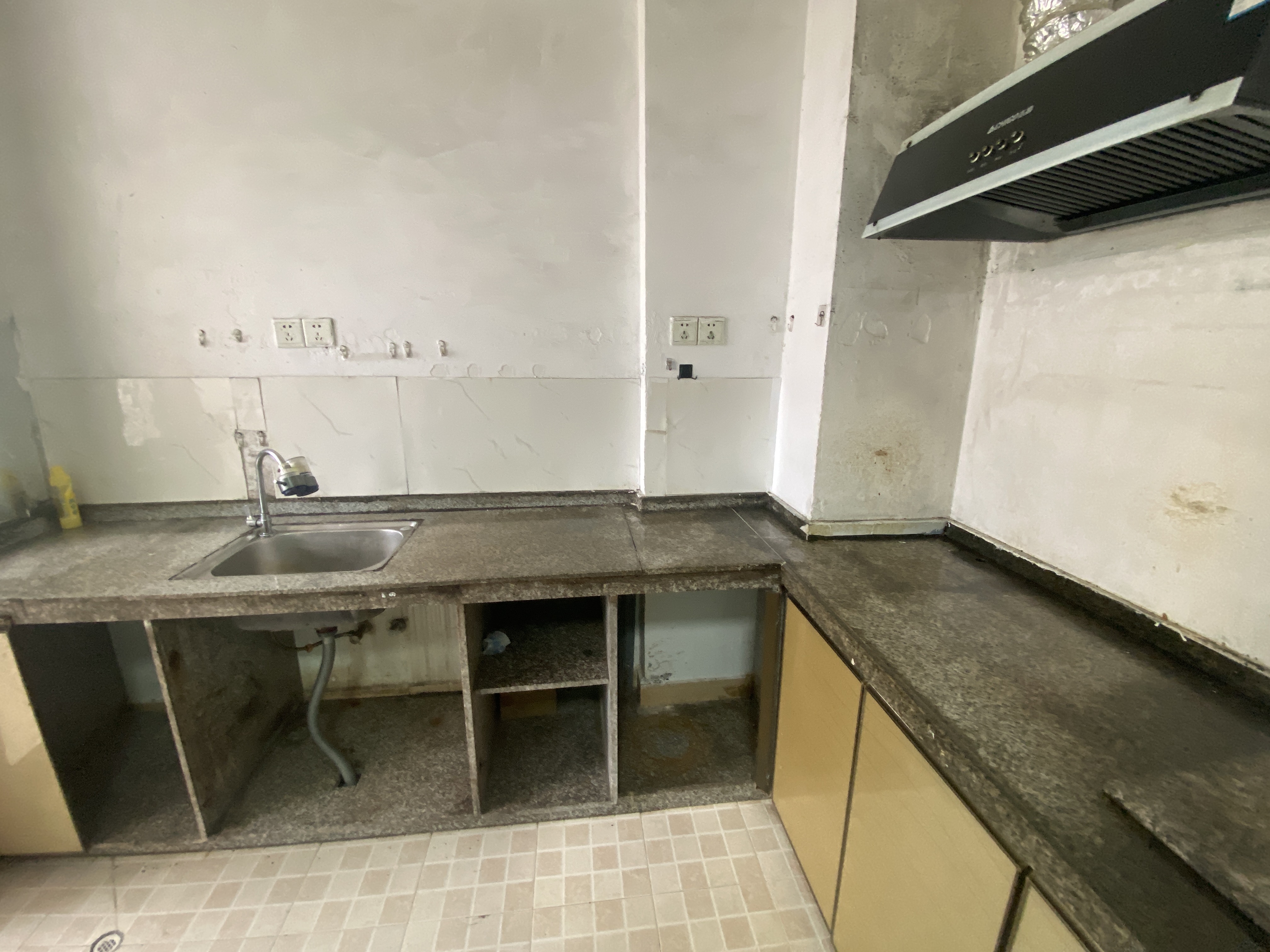 滨江新城 3室2厅1卫 2000.0元/月 滨江新城 3室2厅1卫 2000.0元/月室内图