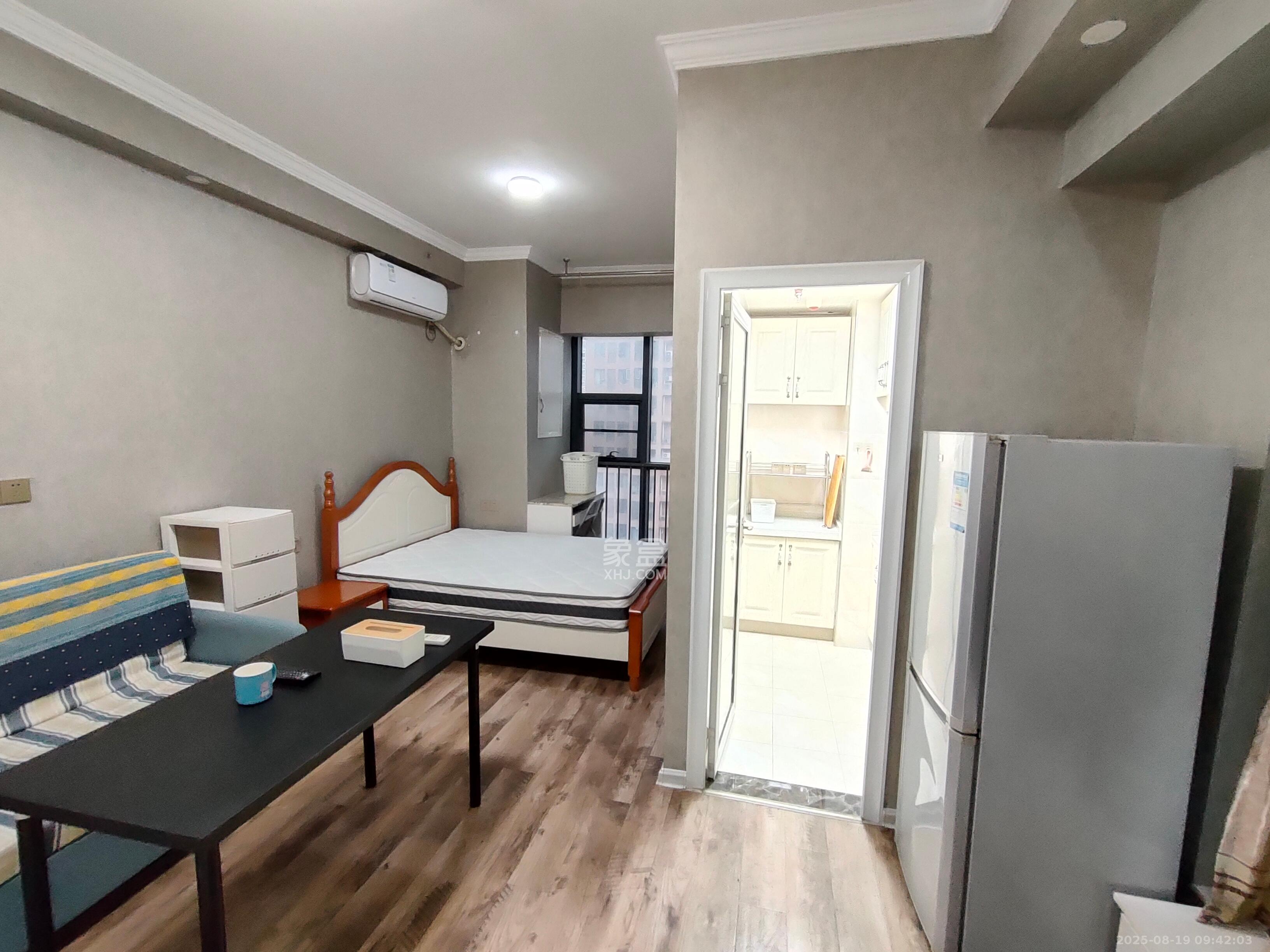 第六都(陆都小区)  1室0厅0卫    1800.0元/月 第六都(陆都小区)  1室0厅0卫    1800.0元/月室内图