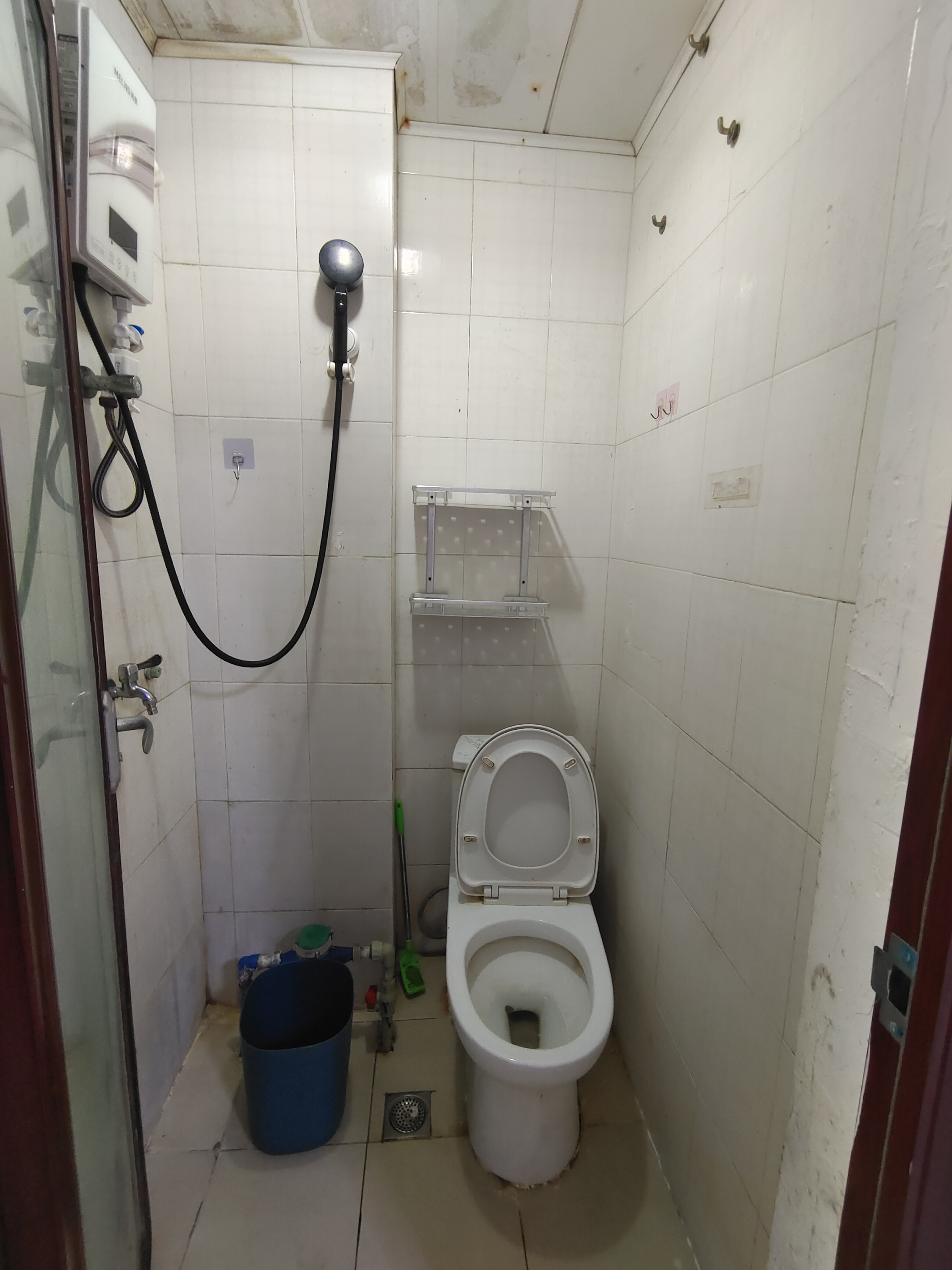 鸿禾公寓  1室1厅1卫    1300.0元/月 鸿禾公寓  1室1厅1卫    1300.0元/月室内图