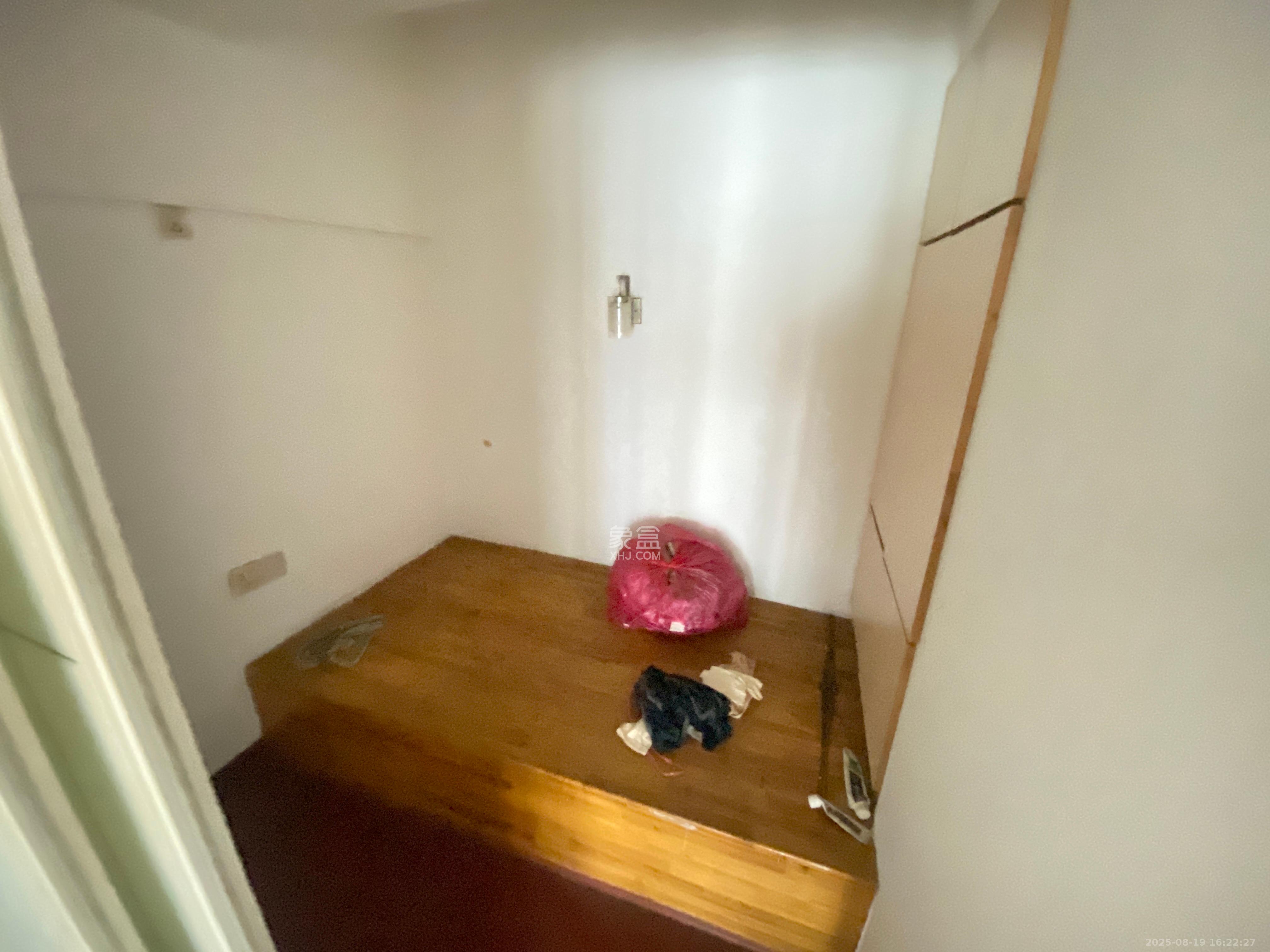 华菱蓝调国际(华菱.香墅美地)  2室2厅1卫    1500.0元/月 华菱蓝调国际(华菱.香墅美地)  2室2厅1卫    1500.0元/月室内图