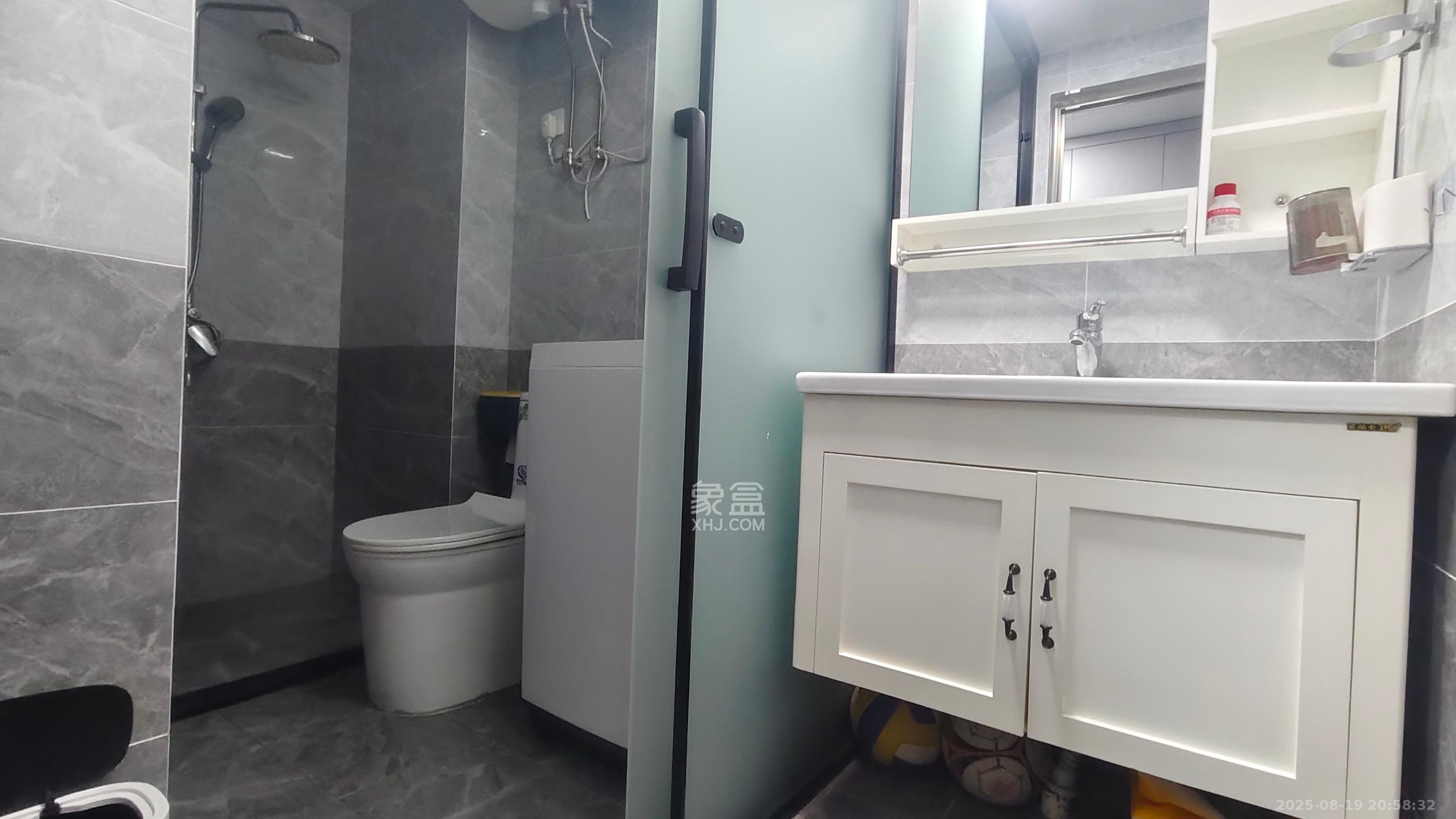 合能枫丹丽舍(柏悦名苑)  1室1厅1卫    1500.0元/月 合能枫丹丽舍(柏悦名苑)  1室1厅1卫    1500.0元/月室内图