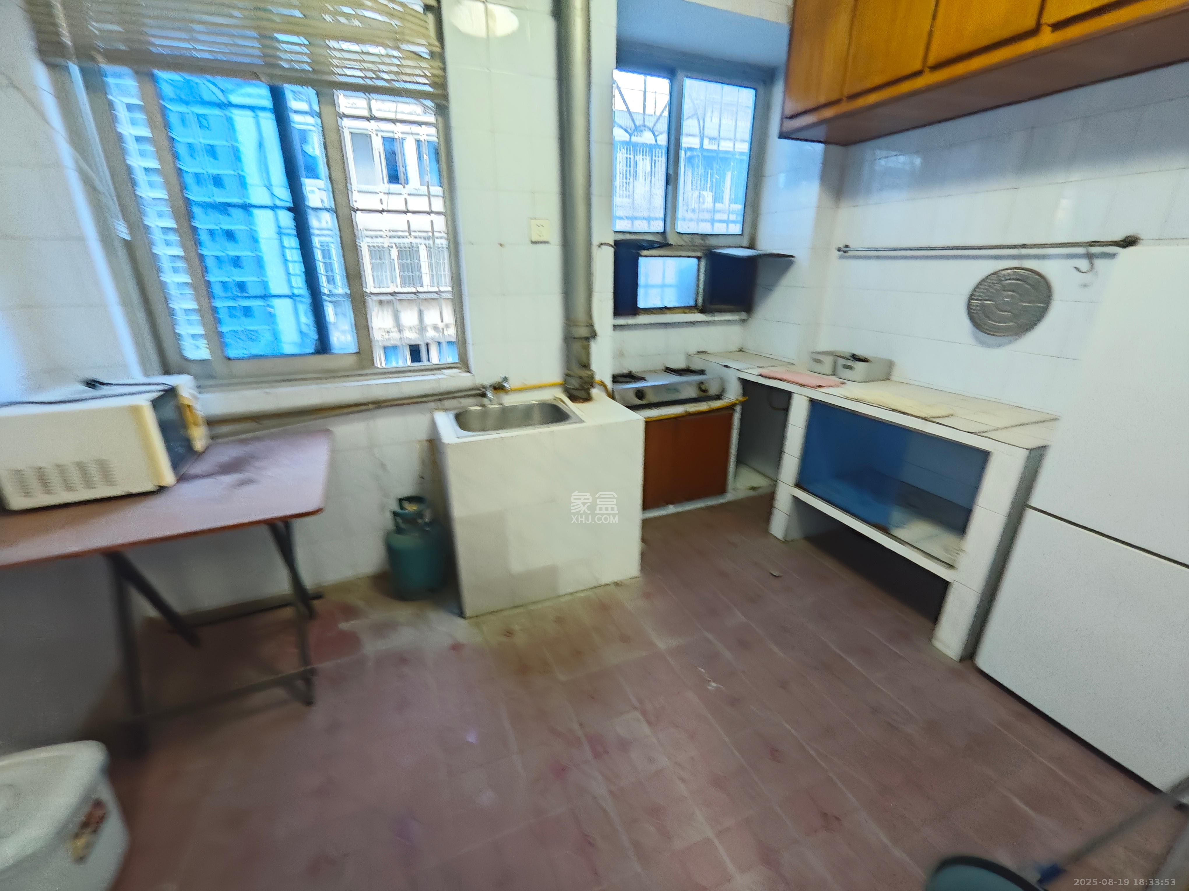 东风二村社区绸厂宿舍 2室1厅1卫 1700.0元/月 东风二村社区绸厂宿舍 2室1厅1卫 1700.0元/月室内图