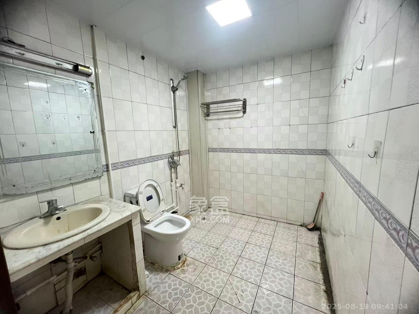 下民航宿舍 3室2厅1卫 1500.0元/月 下民航宿舍 3室2厅1卫 1500.0元/月室内图