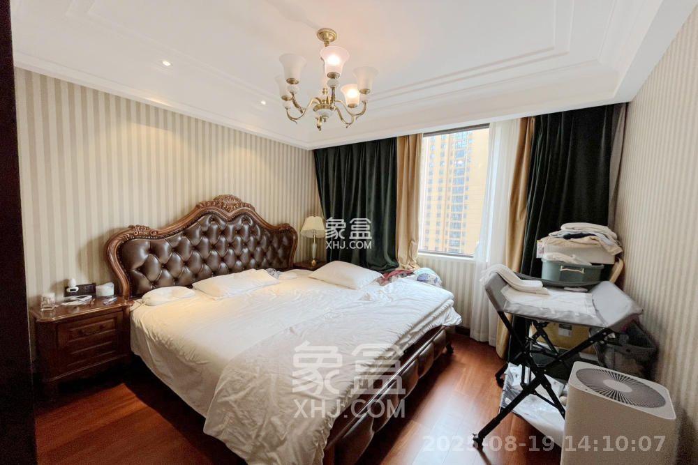 运达中央广场一、二期  3室2厅2卫    11000.0元/月室内图