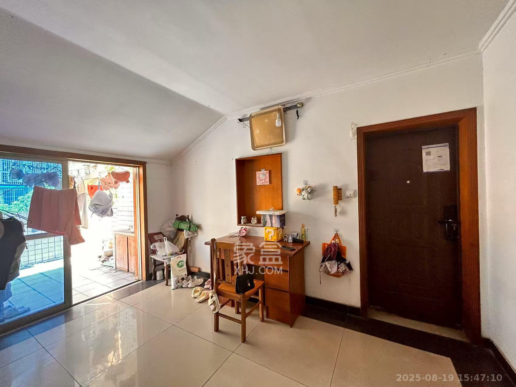 翡翠林居  2室1厅1卫    900.0元/月 翡翠林居  2室1厅1卫    900.0元/月