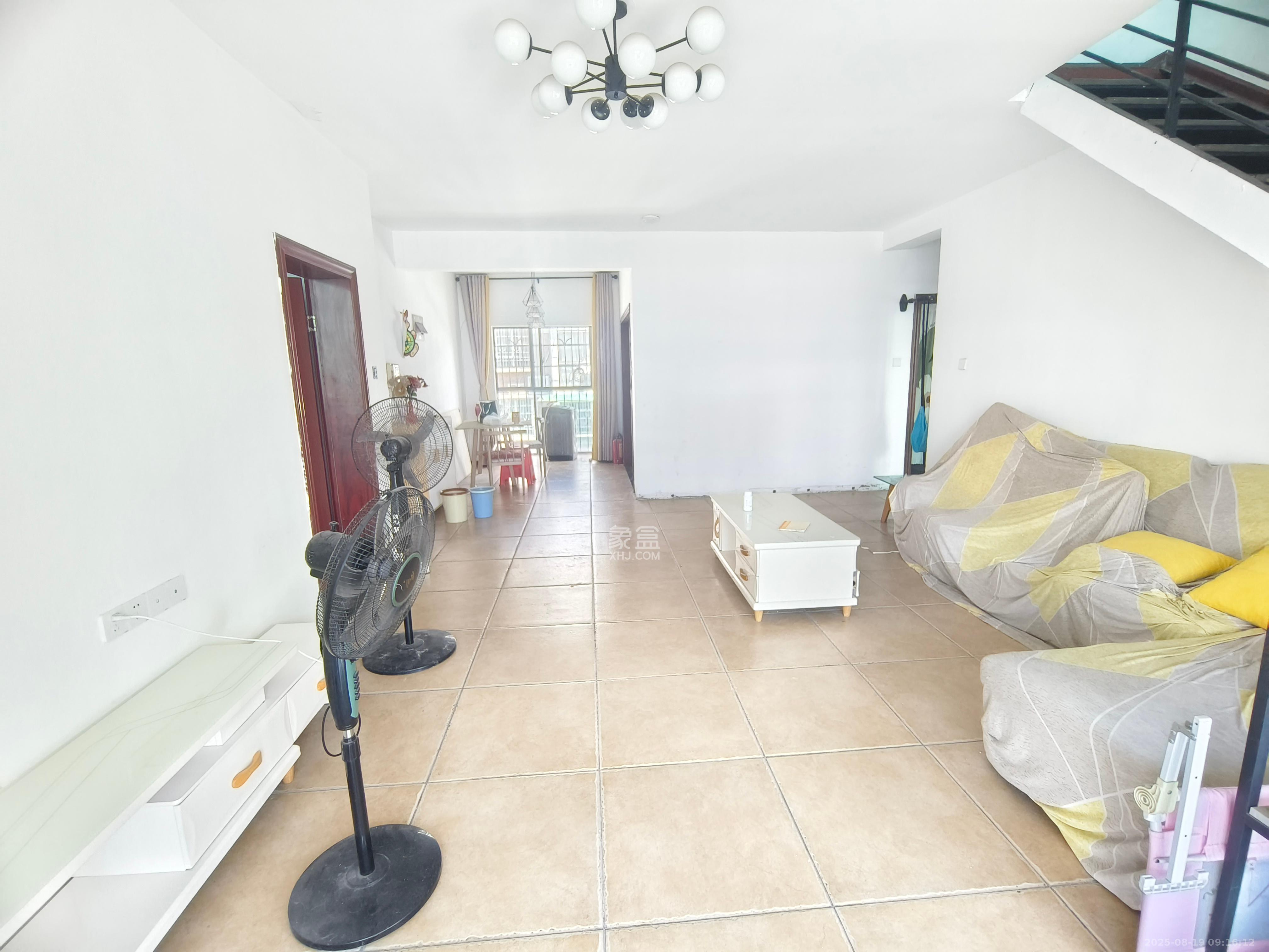 天峰名苑  4室2厅3卫    3000.0元/月 天峰名苑  4室2厅3卫    3000.0元/月