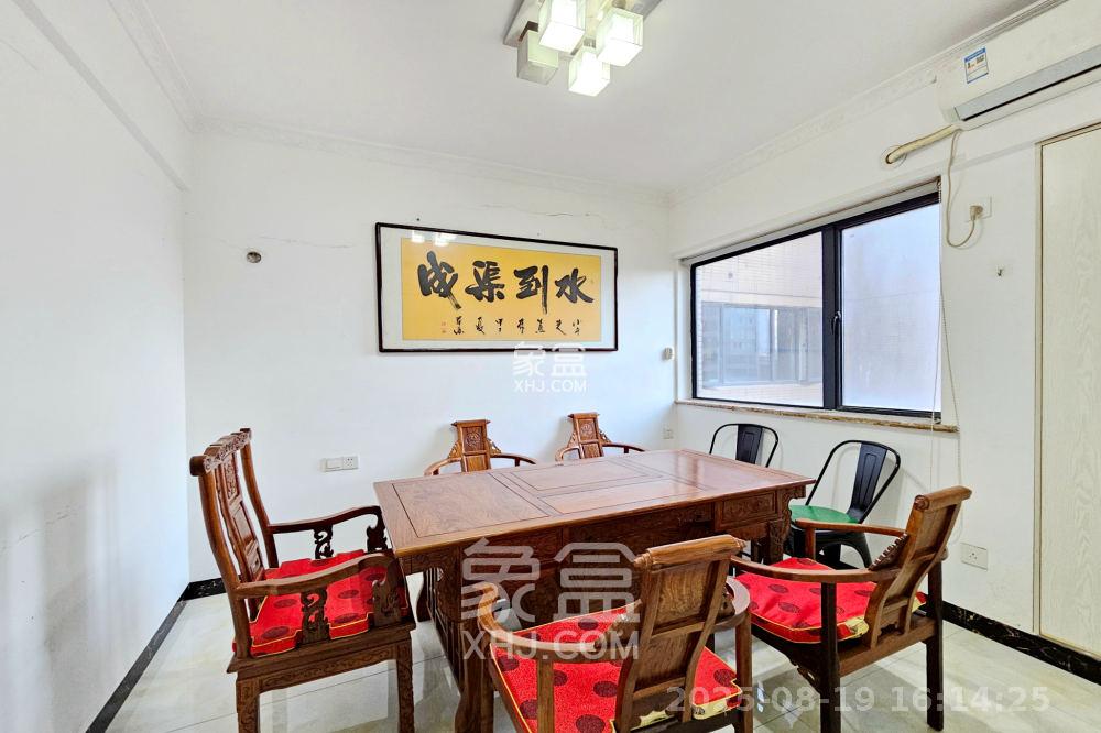 东城港   62.34㎡      2500.0元/月室内图