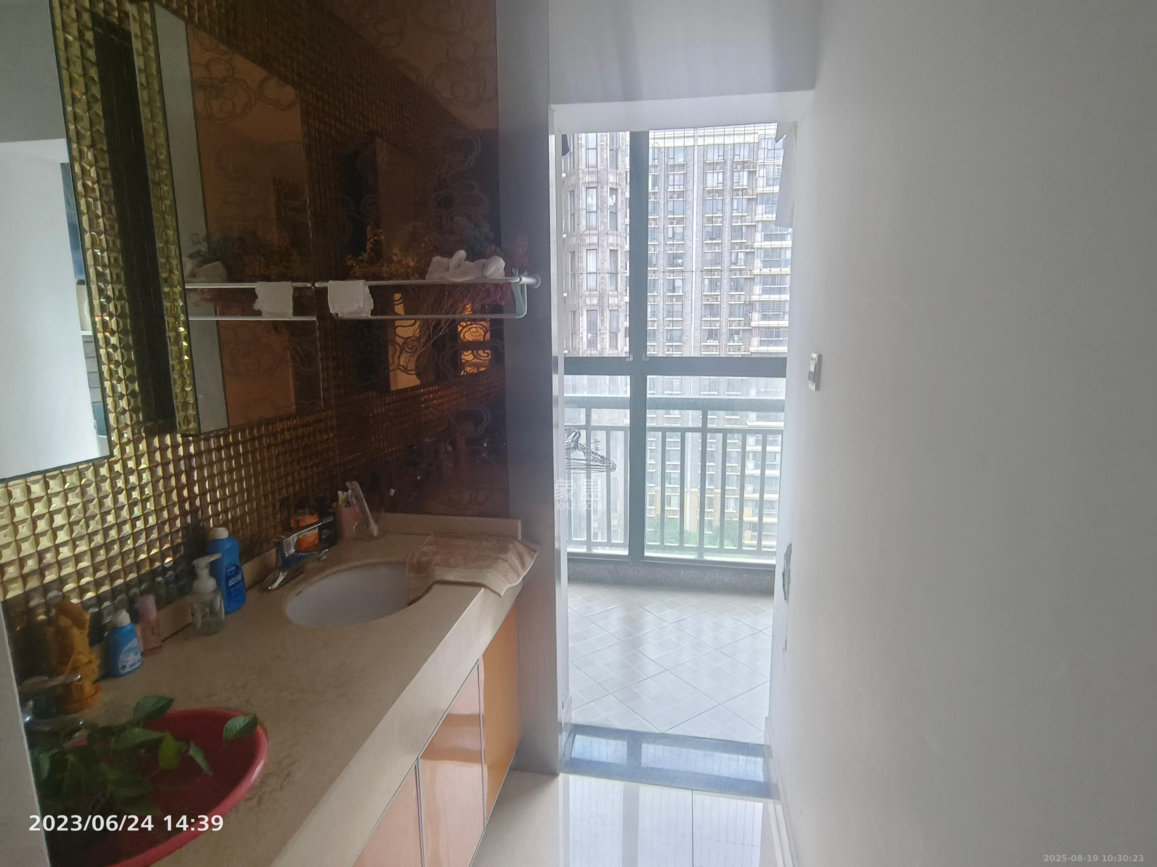 锦绣世纪  3室2厅2卫    3000.0元/月 锦绣世纪  3室2厅2卫    3000.0元/月室内图