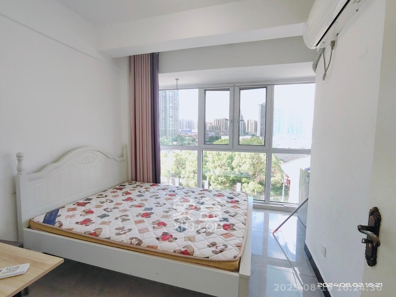 汀湘十里  1室1厅1卫    1400.0元/月 汀湘十里  1室1厅1卫    1400.0元/月室内图