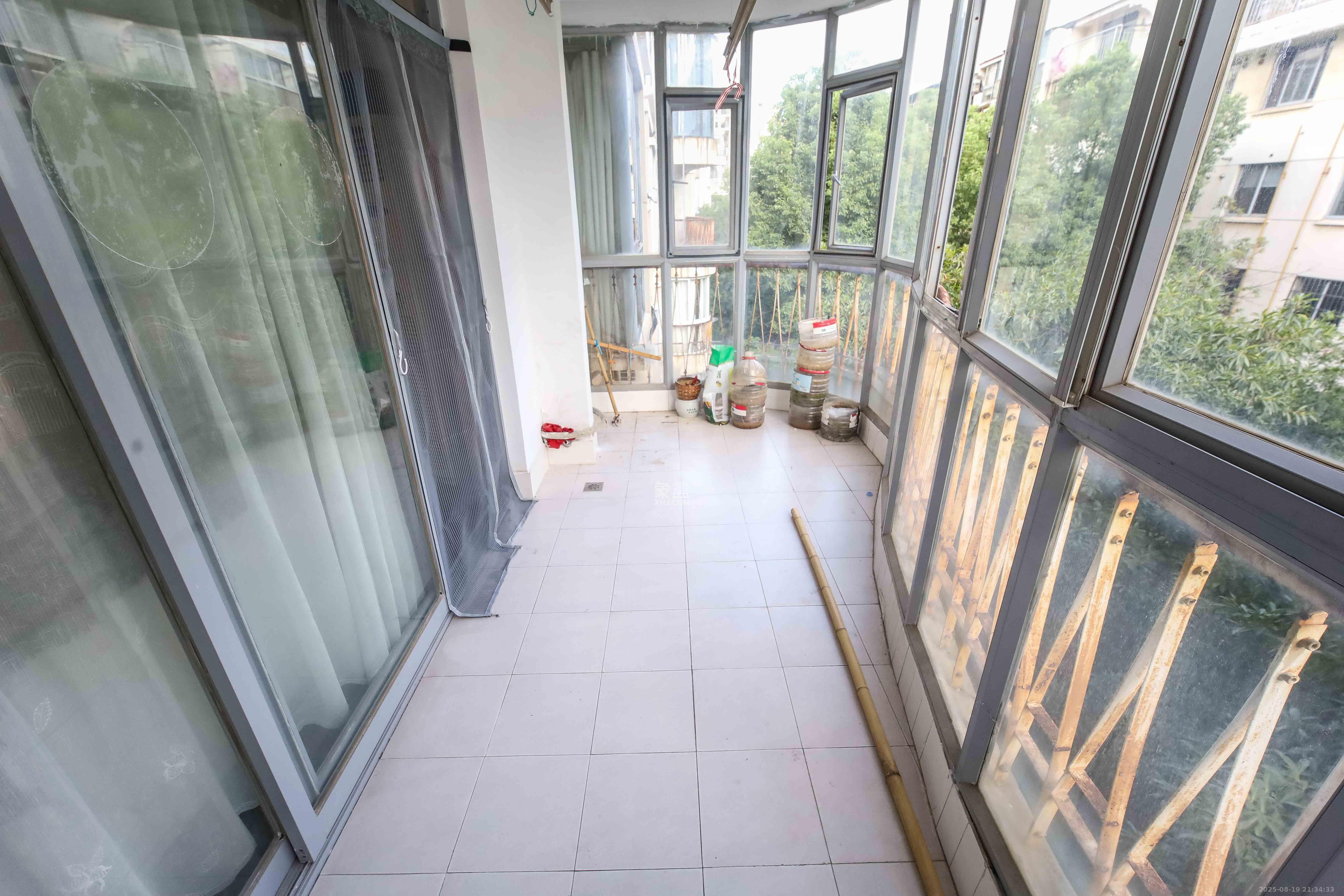 芙蓉苑  3室2厅1卫    81.6万阳台