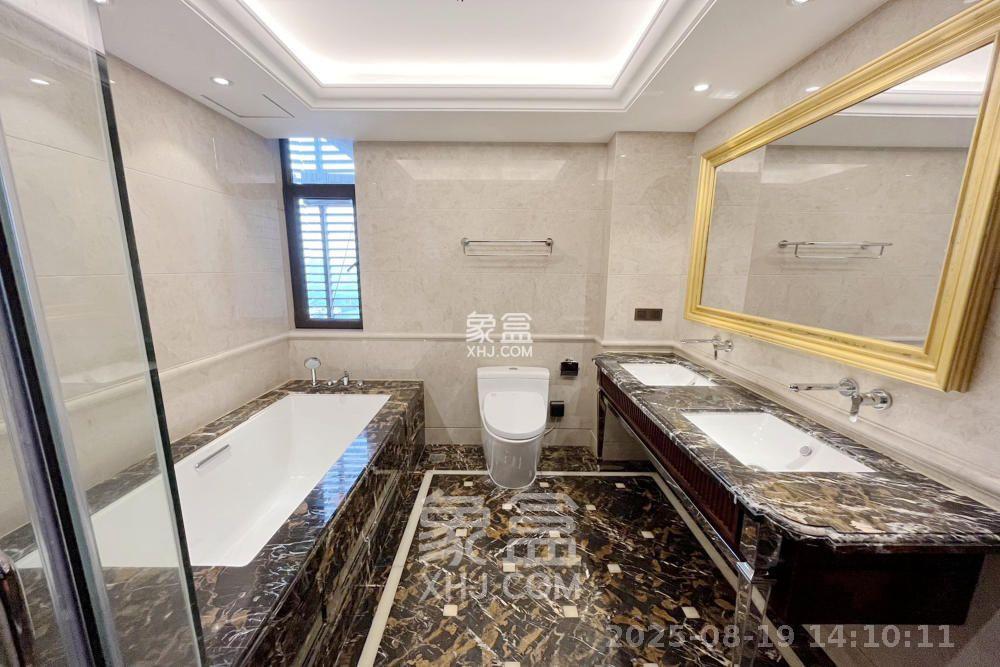 运达中央广场一、二期 3室2厅2卫 11000.0元/月 运达中央广场一、二期 3室2厅2卫 11000.0元/月室内图