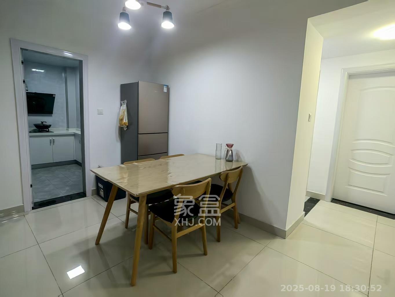 荣盛花语书苑  3室1厅1卫   2800.00元/月室内图