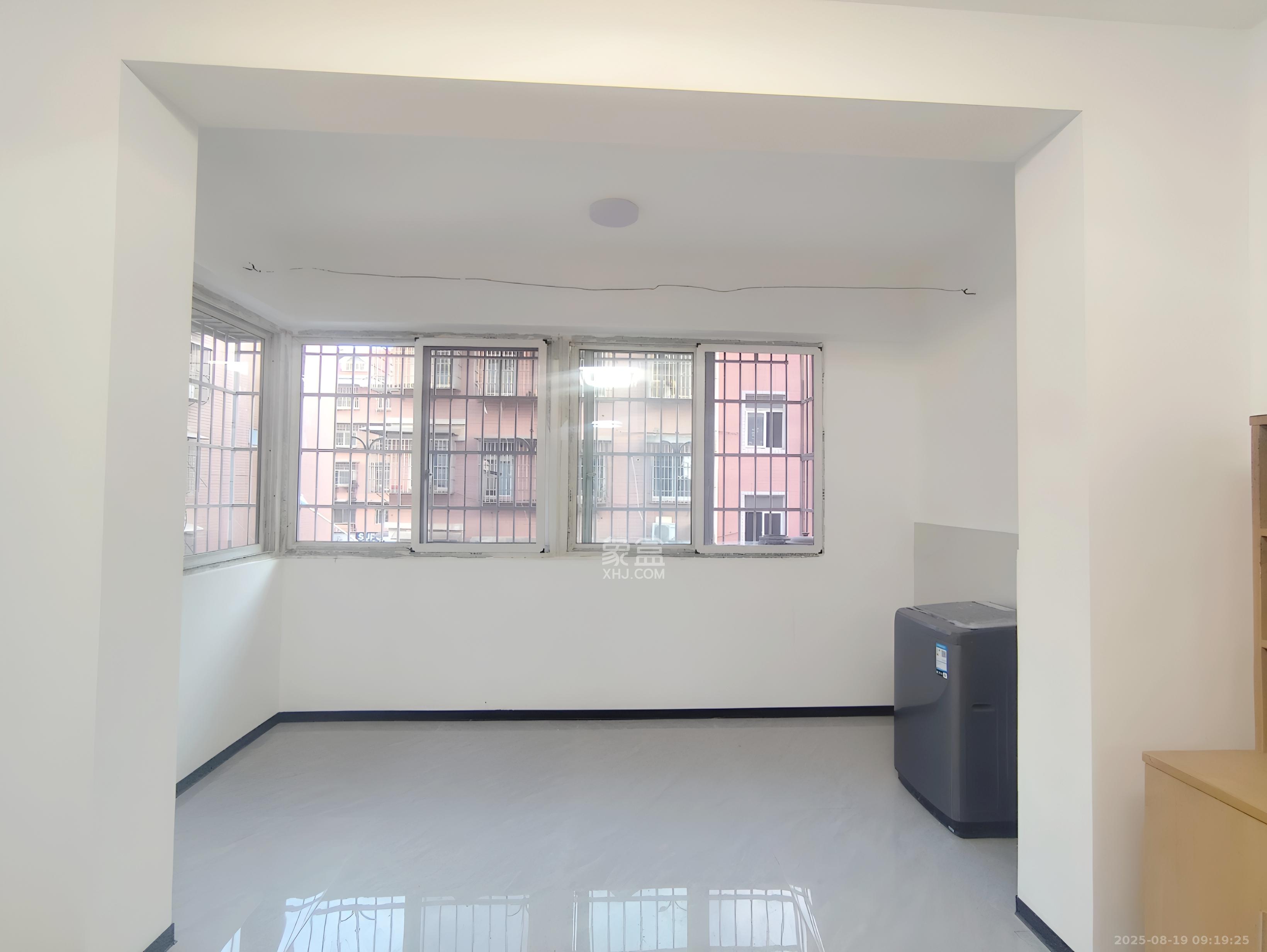 高桥家电百货城 1室1厅1卫 1600.0元/月 高桥家电百货城 1室1厅1卫 1600.0元/月室内图