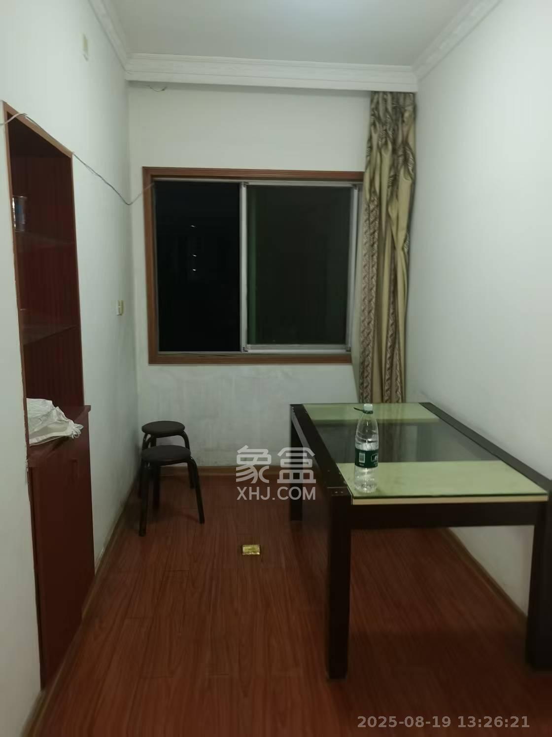 中南汽车世界 2室2厅1卫 880.0元/月 中南汽车世界 2室2厅1卫 880.0元/月室内图