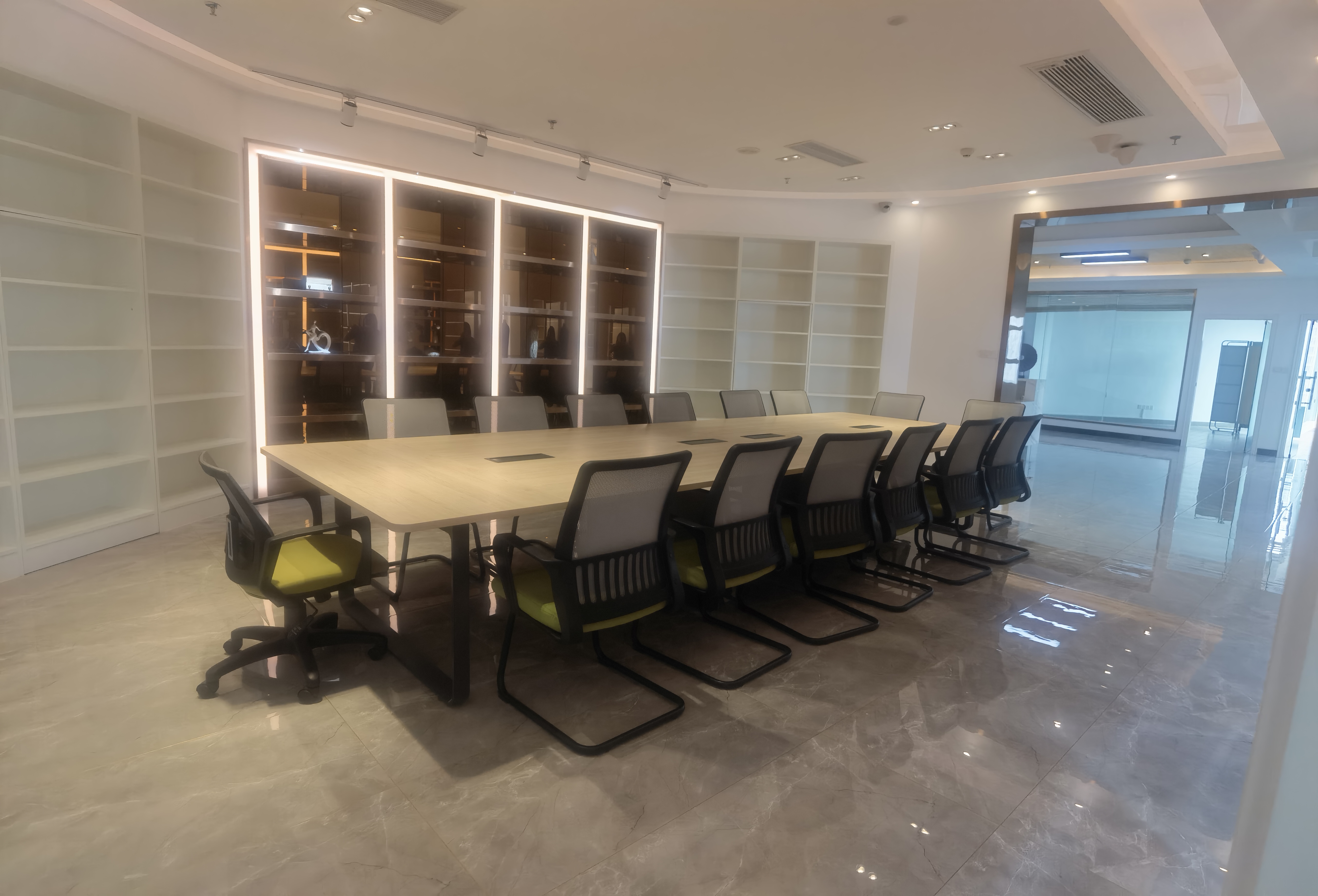 喜盈门(海口)建材家居生活广场 2室2厅1卫 17000.0元/月 喜盈门(海口)建材家居生活广场 2室2厅1卫 17000.0元/月室内图