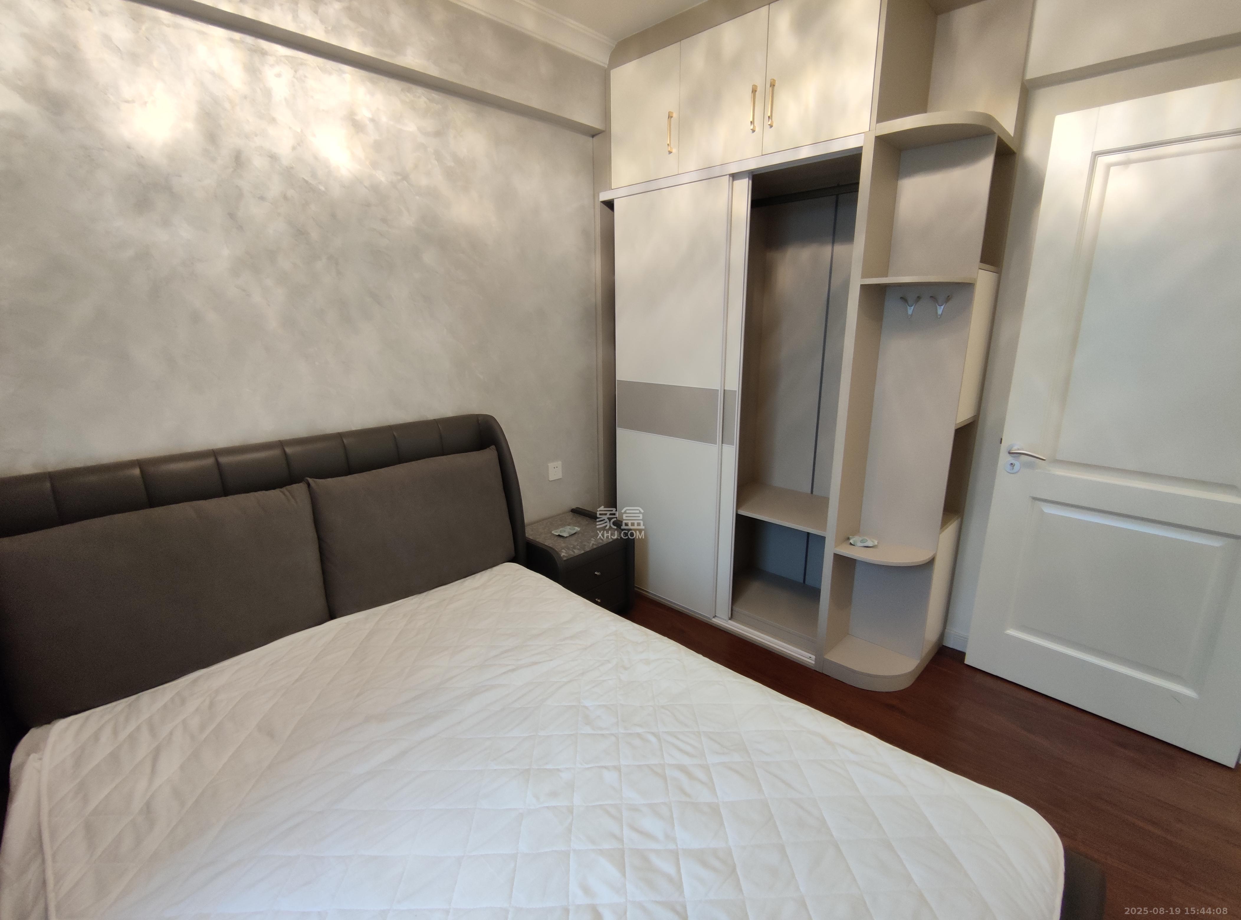 万科魅力之城锋镜里  3室2厅2卫    3150.0元/月 万科魅力之城锋镜里  3室2厅2卫    3150.0元/月室内图