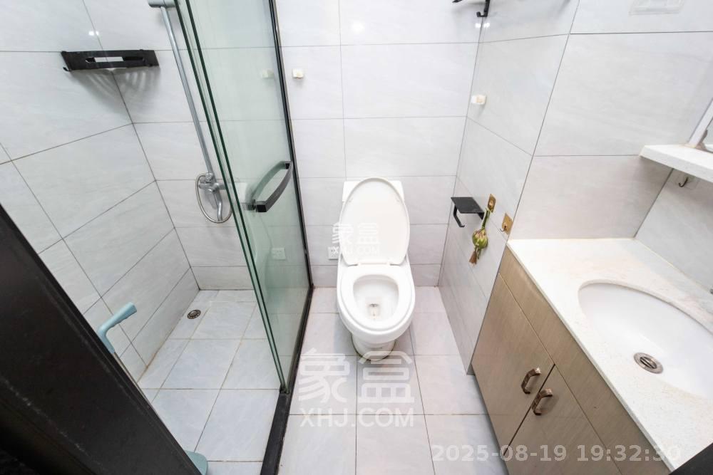 锦湘国际星城三期(锦绣苑) 2室1厅1卫 2300.0元/月 锦湘国际星城三期(锦绣苑) 2室1厅1卫 2300.0元/月室内图