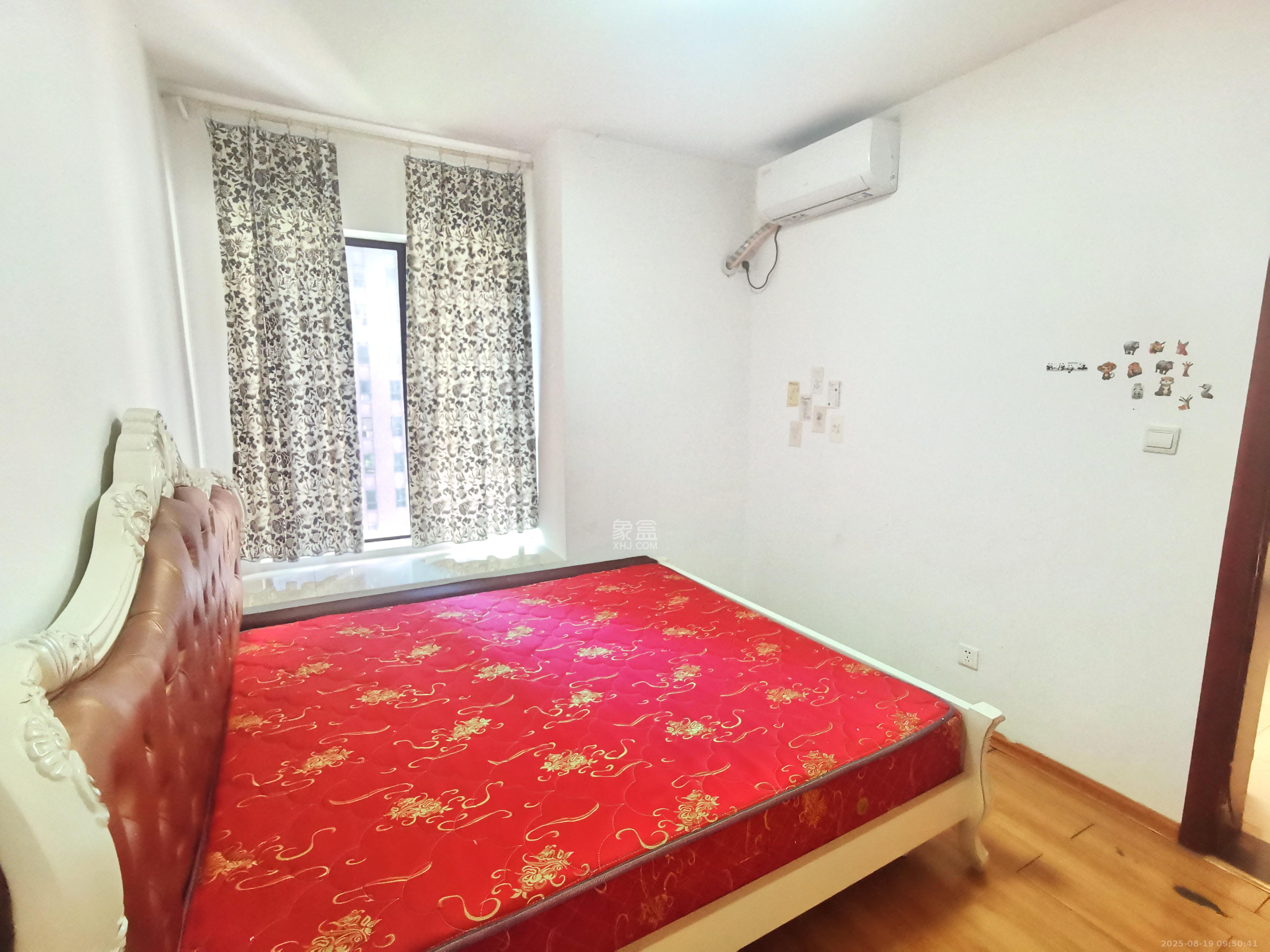 三一街区  3室2厅1卫   1600.00元/月室内图
