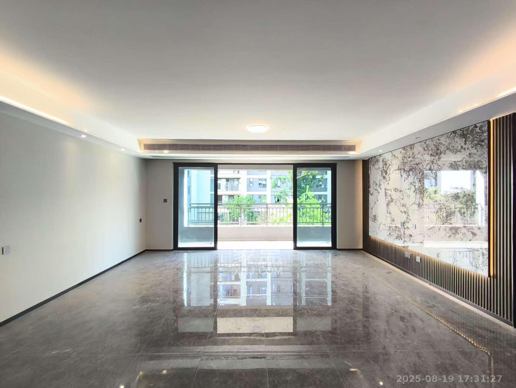 龙湖天璞  4室2厅3卫    4800.0元/月室内图