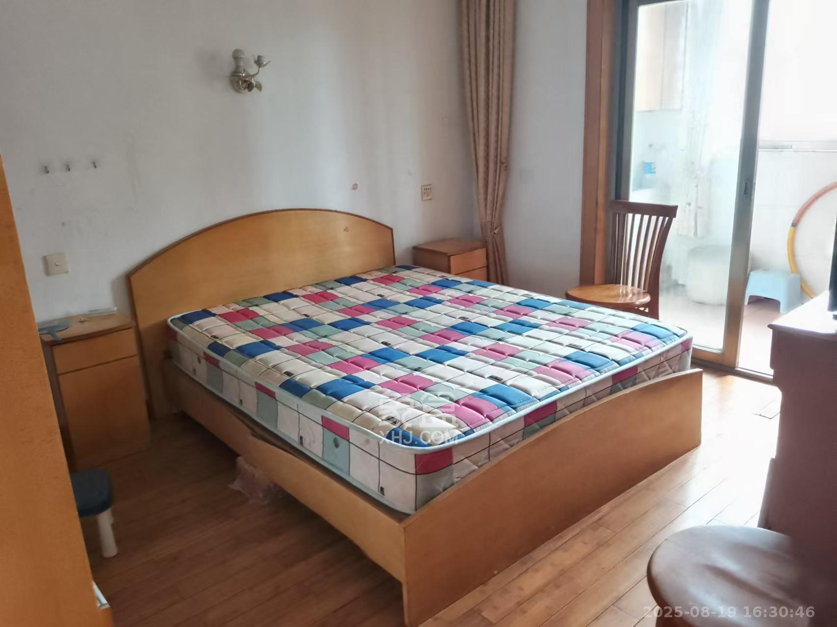 中南家园  3室2厅1卫    1250.0元/月室内图